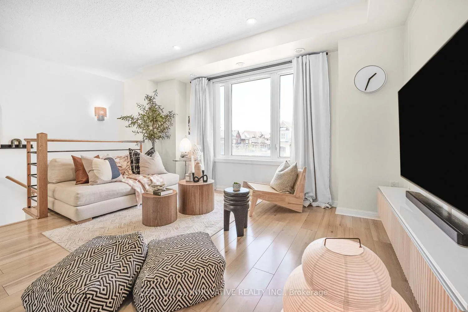 Photo 3 of Unit 19, 1 Beckenrose Court, Brampton, Bram West — HOMEH