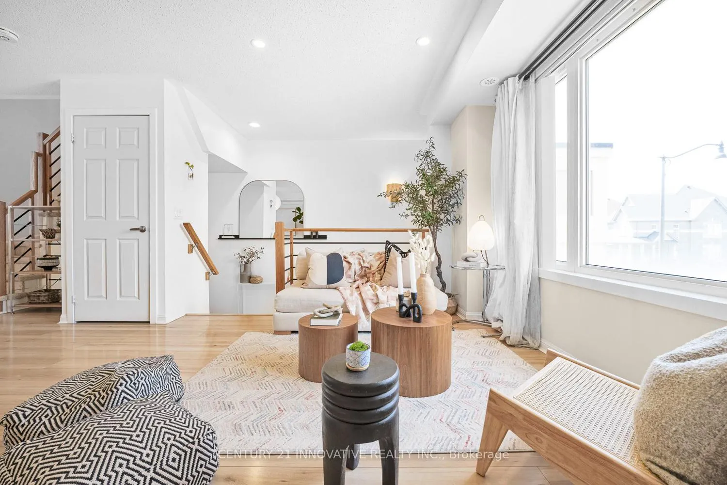 Photo 4 of Unit 19, 1 Beckenrose Court, Brampton, Bram West — HOMEH