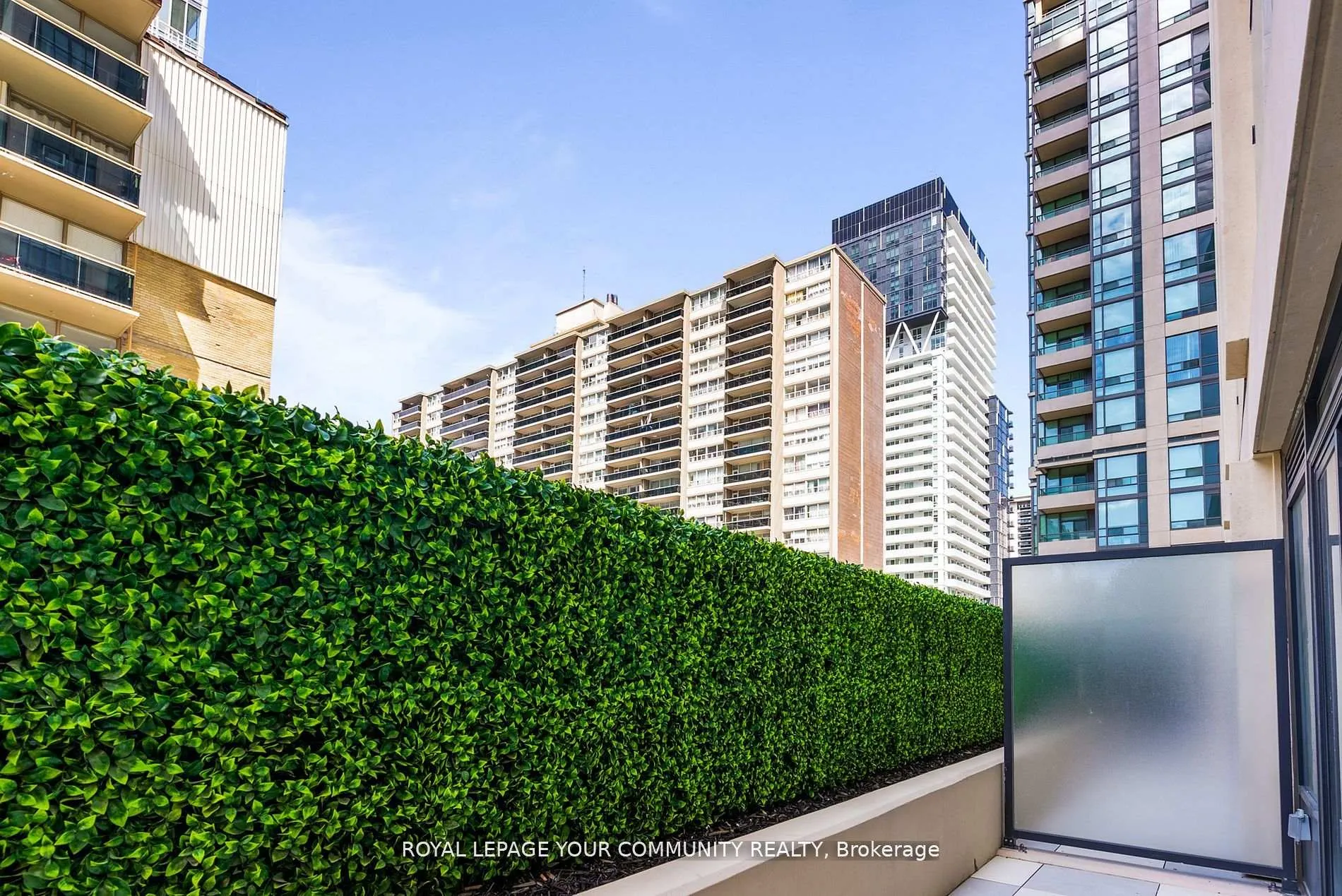Photo 12 of Unit 303, 200 Redpath Avenue, Toronto, Mount Pleasant East — HOMEH