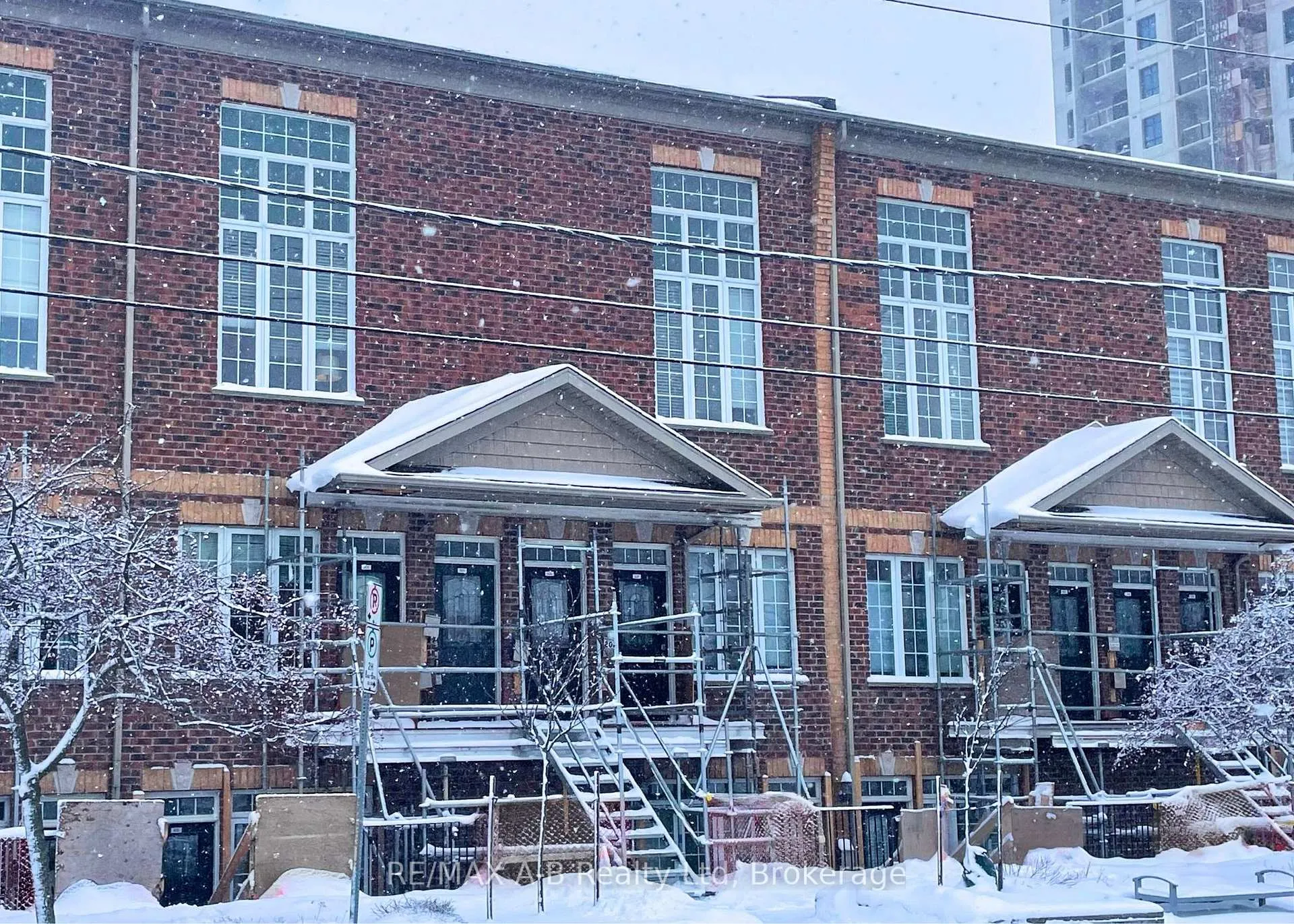 Front of Unit 305, 555 King Street E