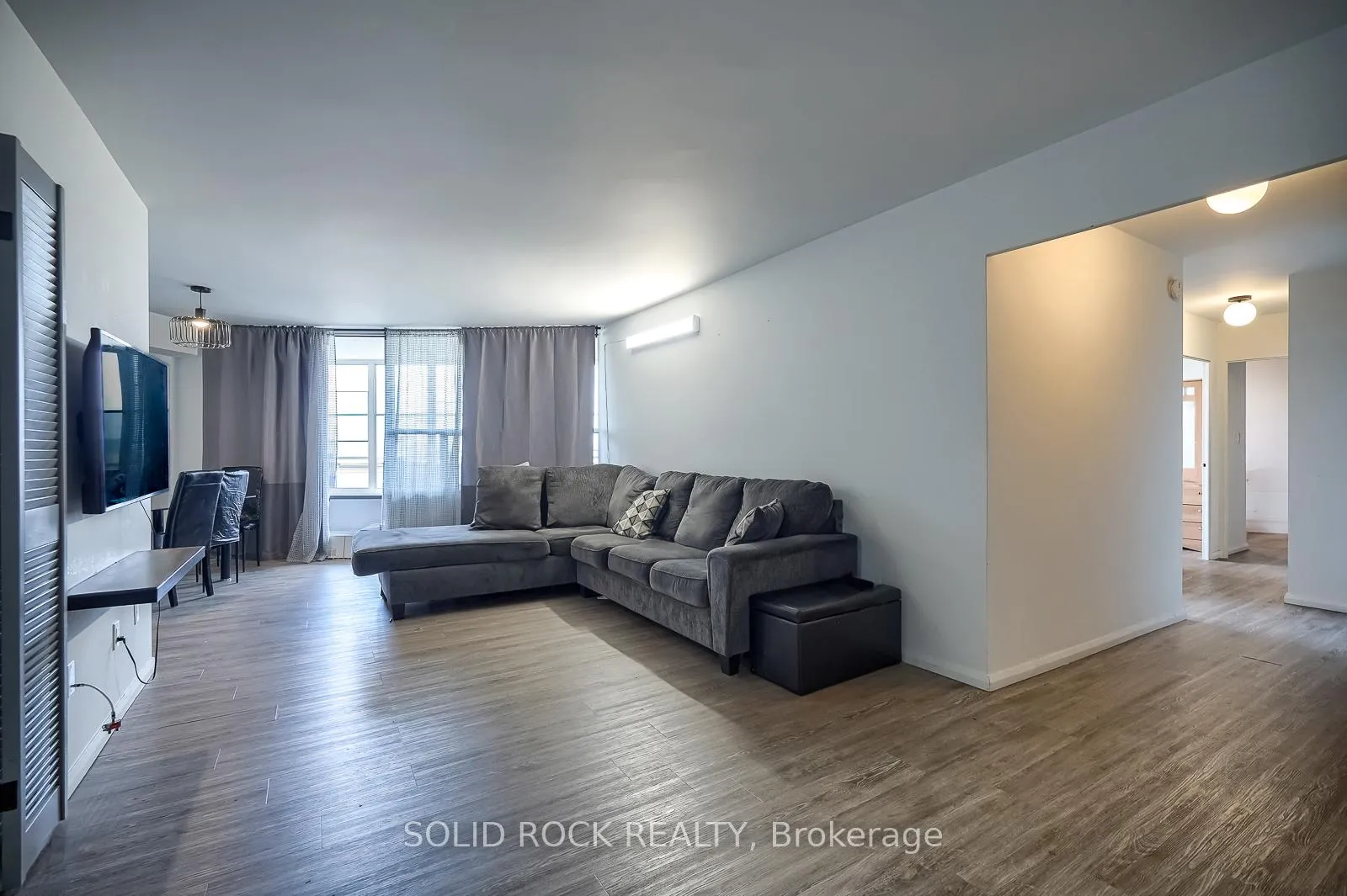 Photo 4 of Unit 1006, 60 Pavane Linkway Way, Toronto, Flemingdon Park — HOMEH