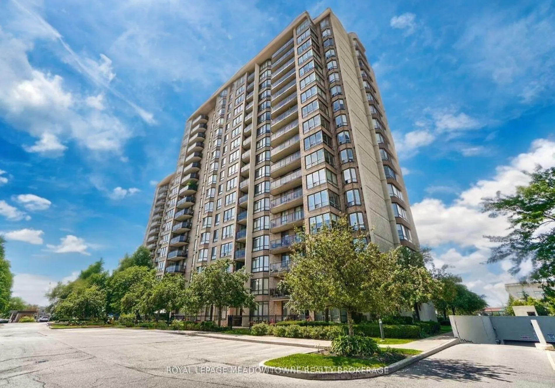 Photo 1 of Unit 1512, 20 Cherrytree Drive, Brampton, Fletcher's Creek South — HOMEH