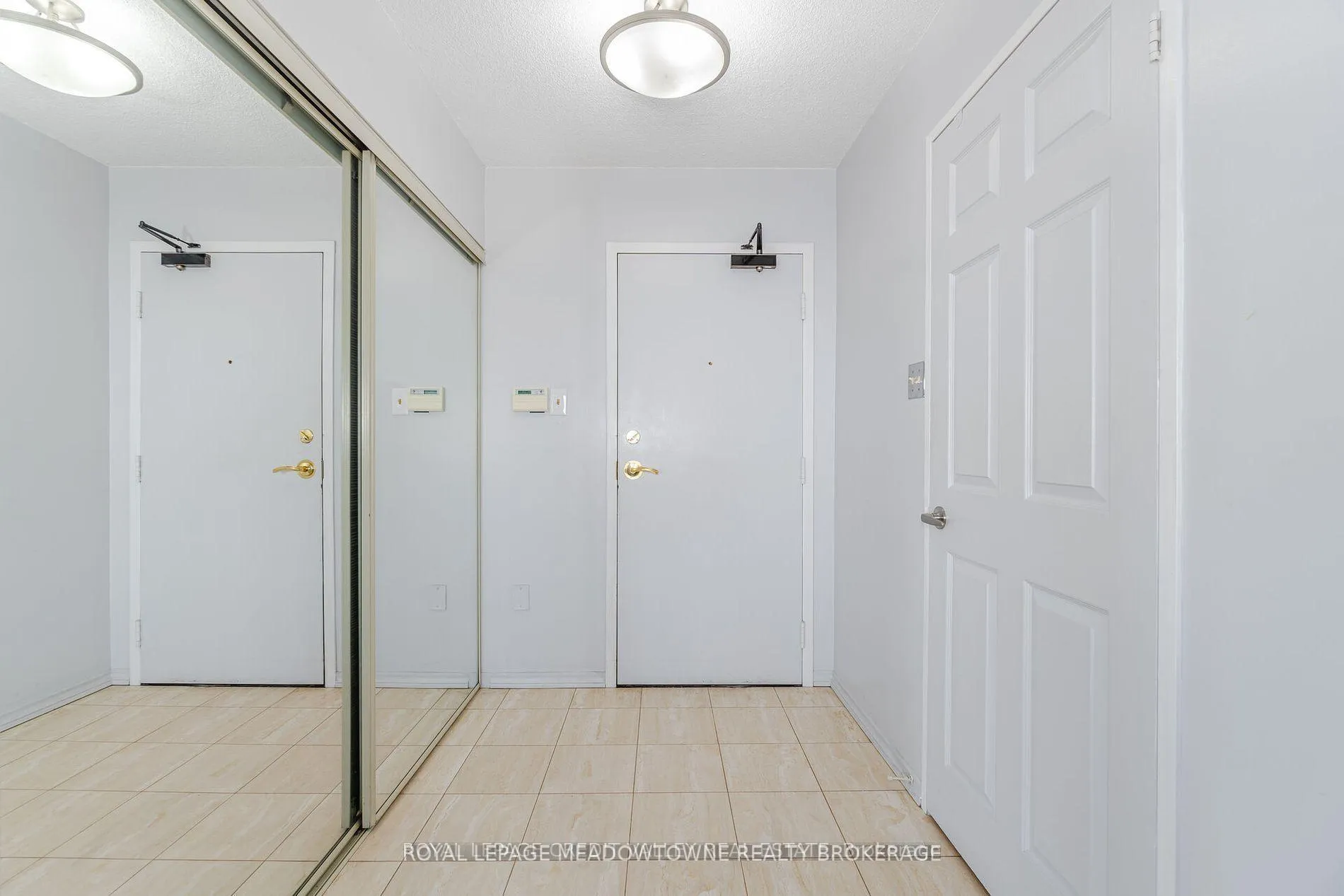 Photo 3 of Unit 1512, 20 Cherrytree Drive, Brampton, Fletcher's Creek South — HOMEH