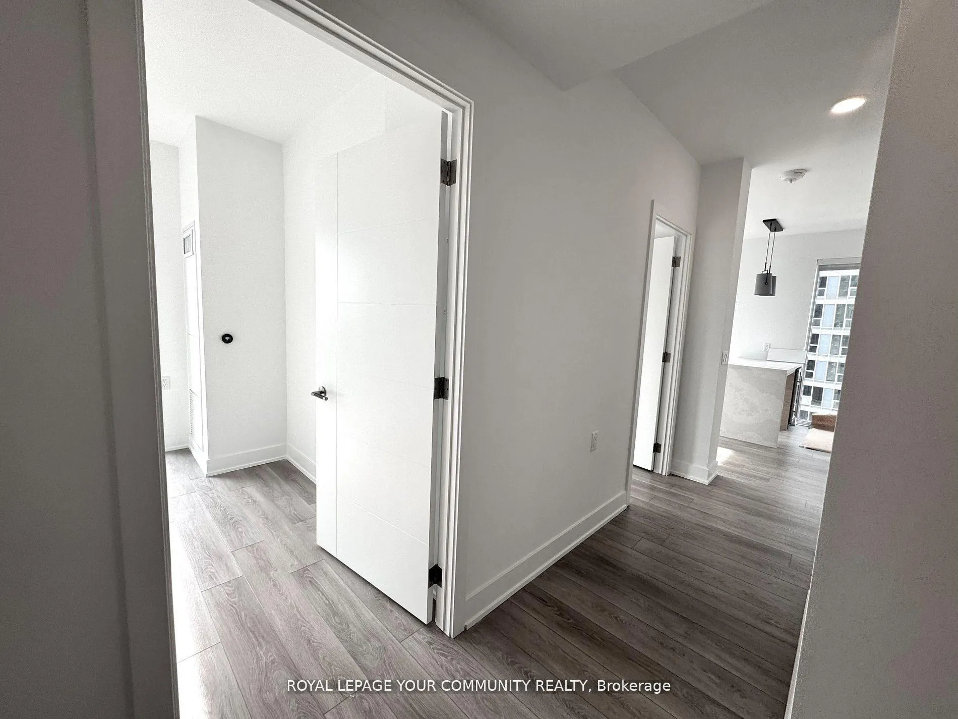 Photo 5 of Unit 2604, 200 Redpath Avenue, Toronto, Mount Pleasant East — HOMEH