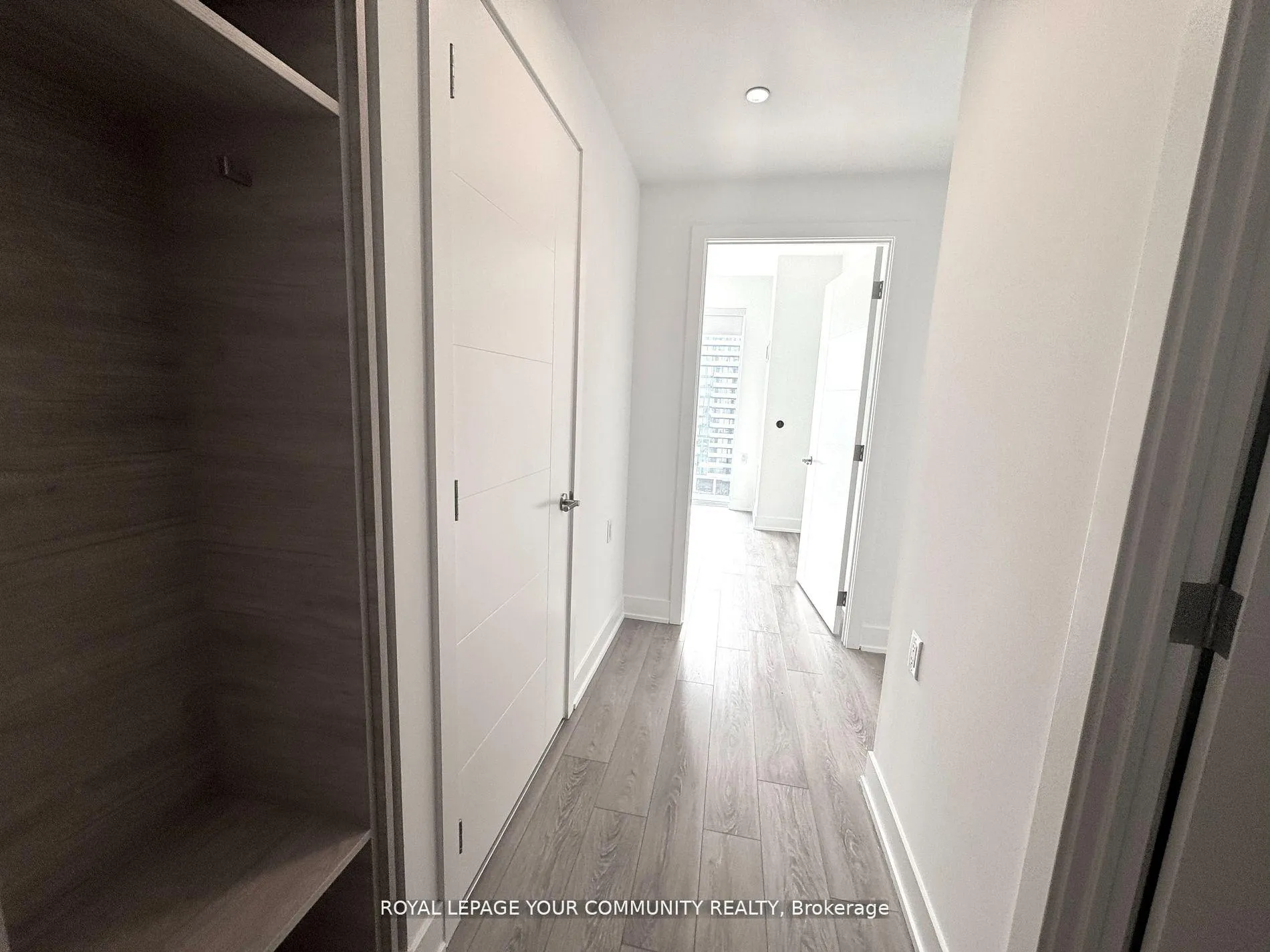Photo 6 of Unit 2604, 200 Redpath Avenue, Toronto, Mount Pleasant East — HOMEH