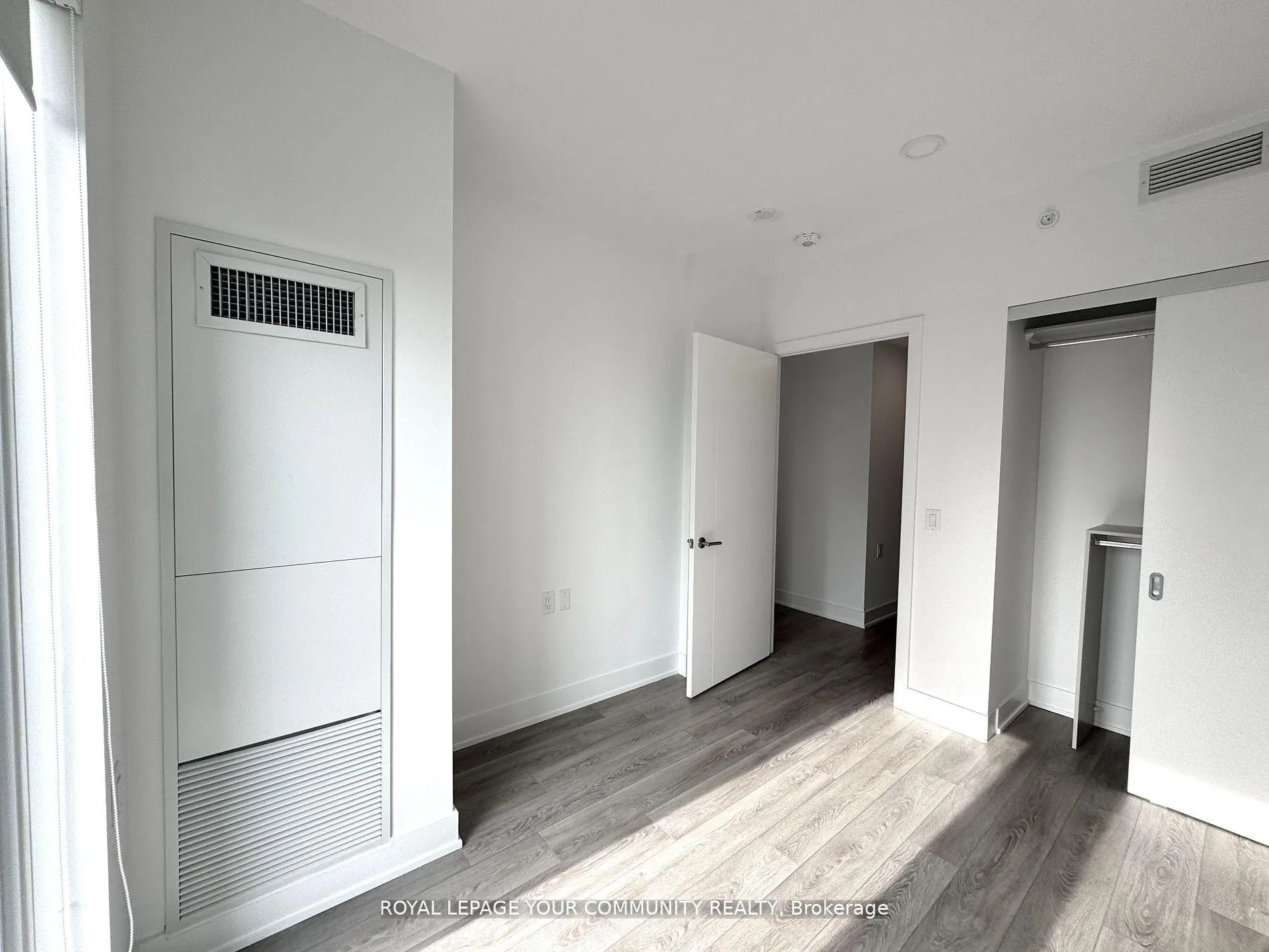 Photo 8 of Unit 2604, 200 Redpath Avenue, Toronto, Mount Pleasant East — HOMEH