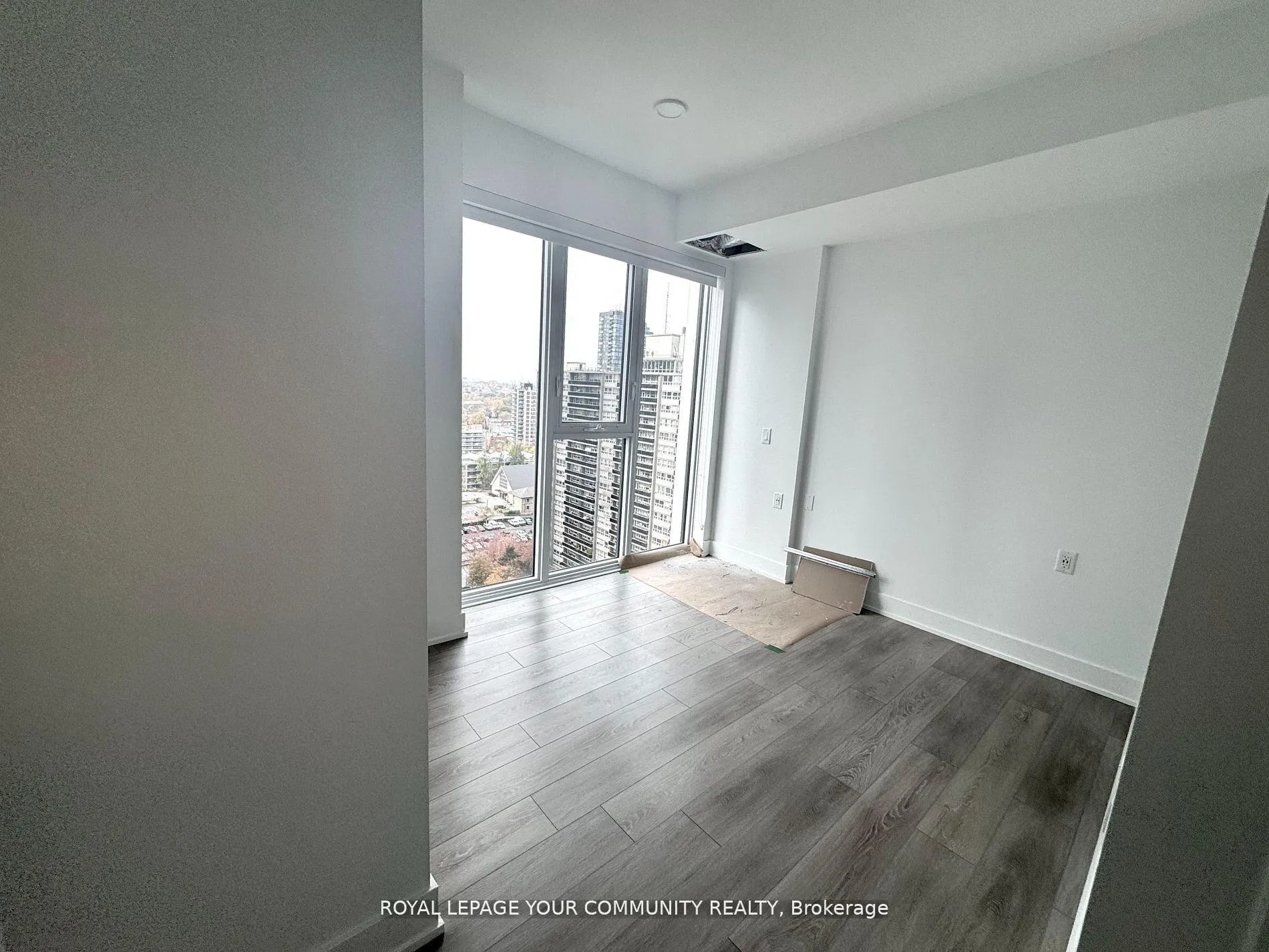 Photo 13 of Unit 2604, 200 Redpath Avenue, Toronto, Mount Pleasant East — HOMEH