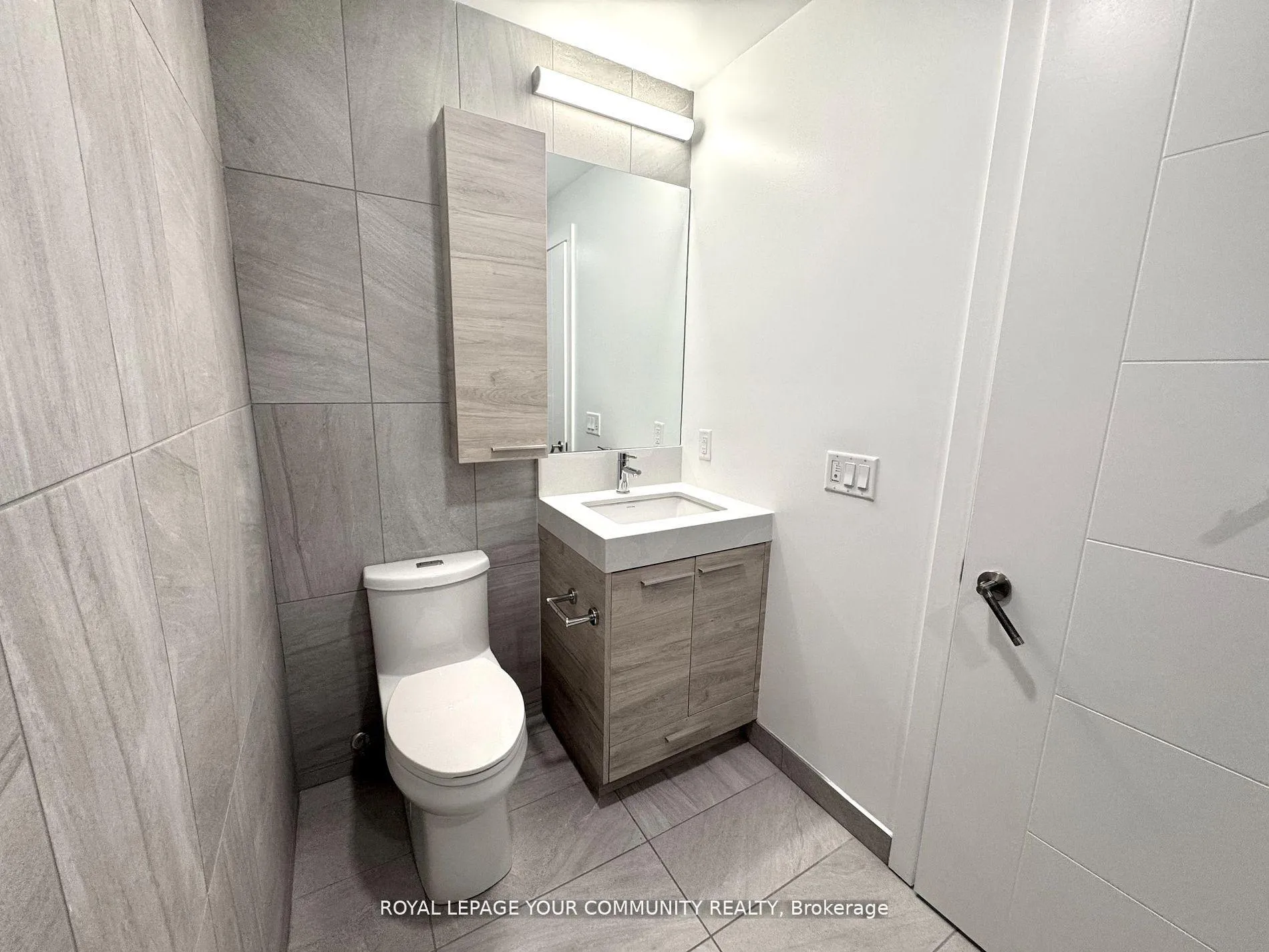 Photo 16 of Unit 2604, 200 Redpath Avenue, Toronto, Mount Pleasant East — HOMEH