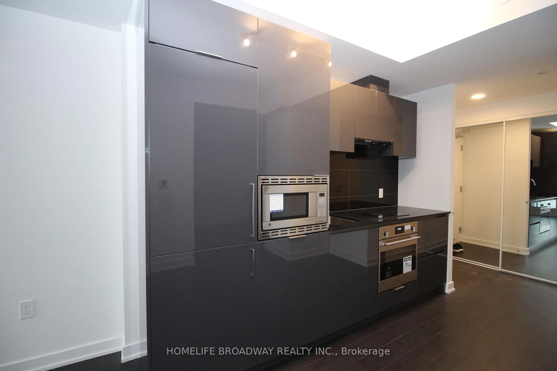 Photo 2 of Unit 3001, 238 Simcoe Street, Toronto, Kensington-Chinatown — HOMEH