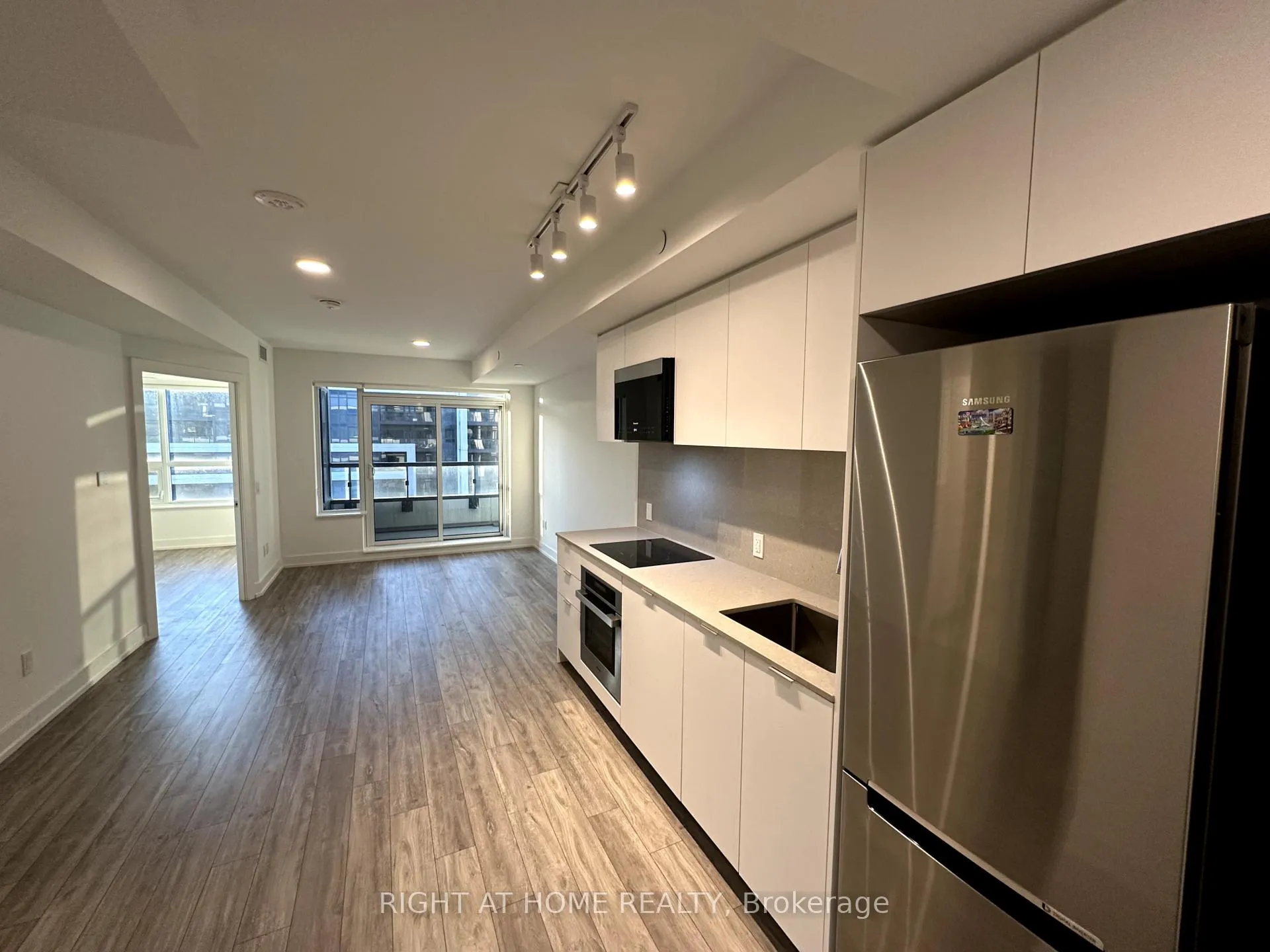 Front of Unit 1005, 8 Cedarland Drive