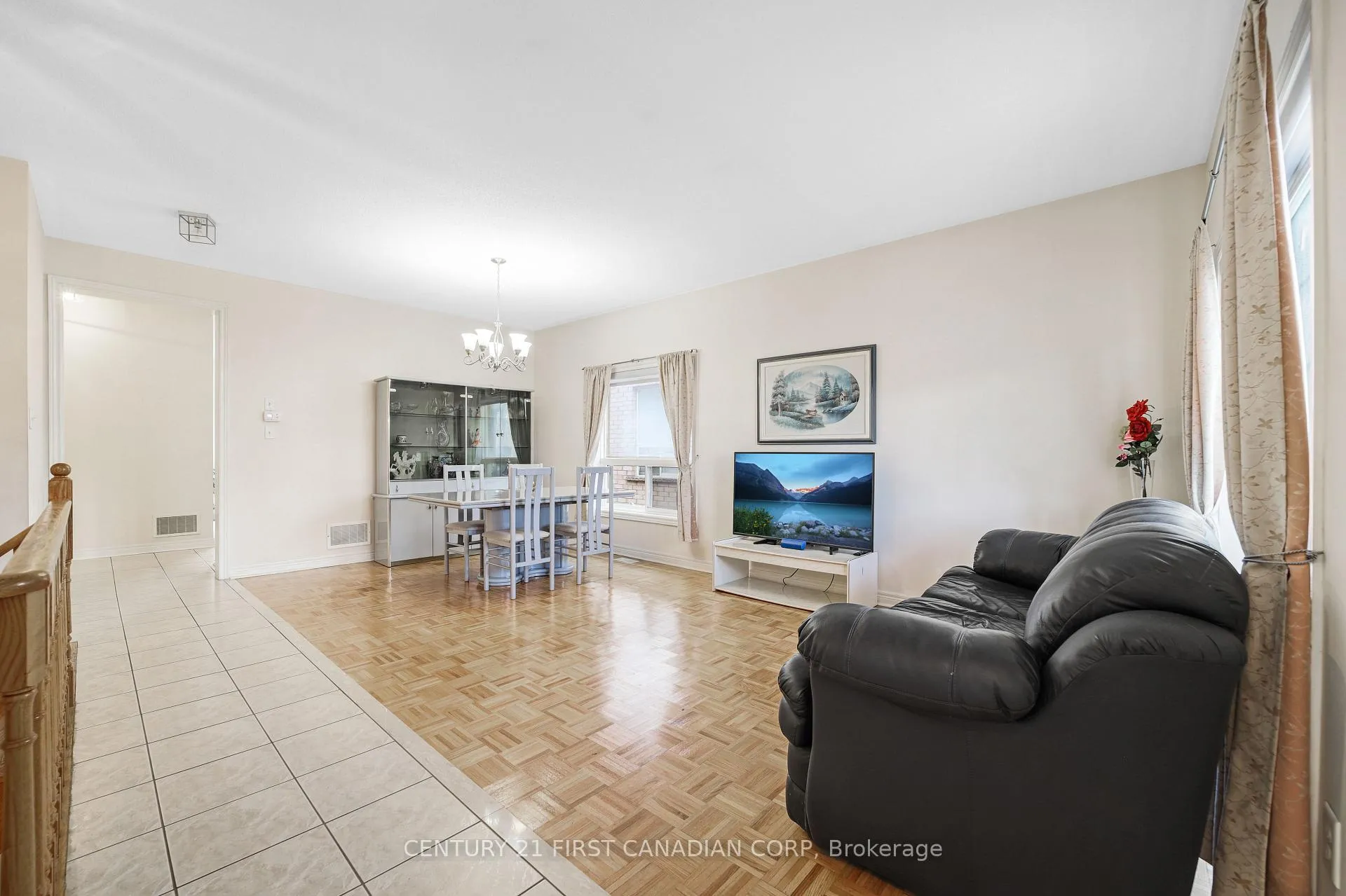 Photo 9 of 281 Sunny Meadow Boulevard, Brampton, Sandringham-Wellington — HOMEH