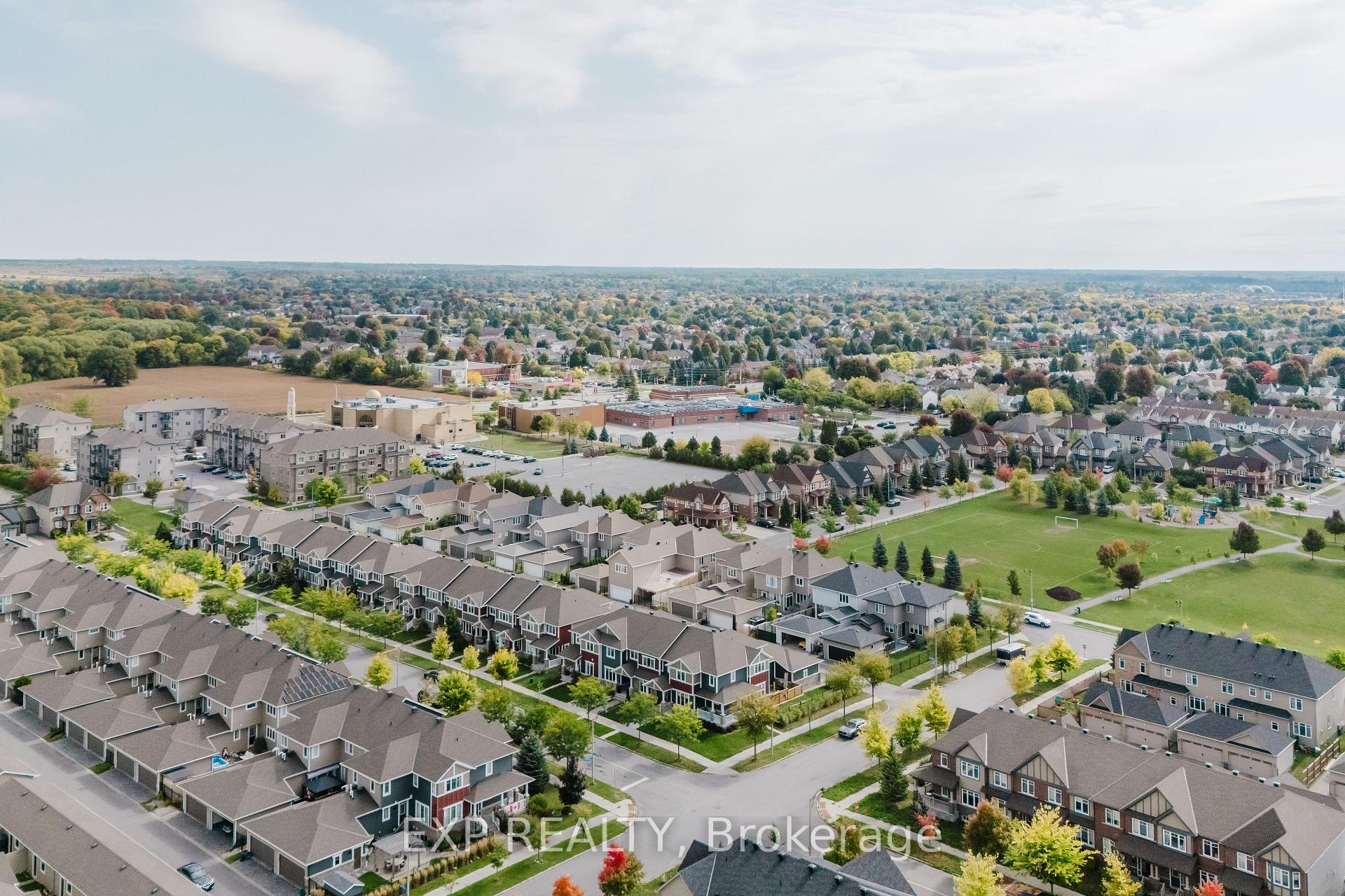 Photo 3 of 400 Sweetflag Street, Ottawa, Barrhaven - Longfields — HOMEH