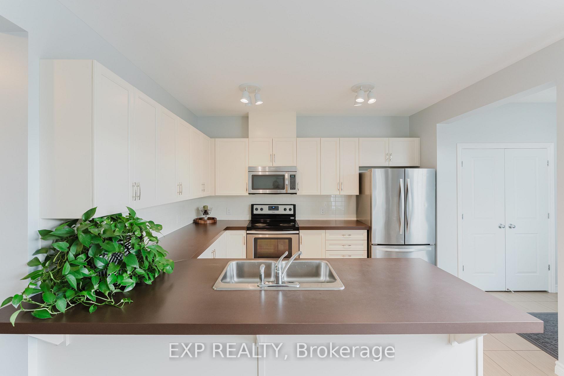 Photo 10 of 400 Sweetflag Street, Ottawa, Barrhaven - Longfields — HOMEH