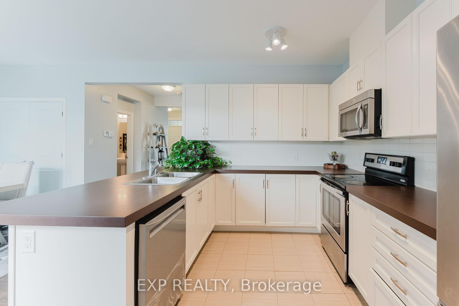 Photo 11 of 400 Sweetflag Street, Ottawa, Barrhaven - Longfields — HOMEH