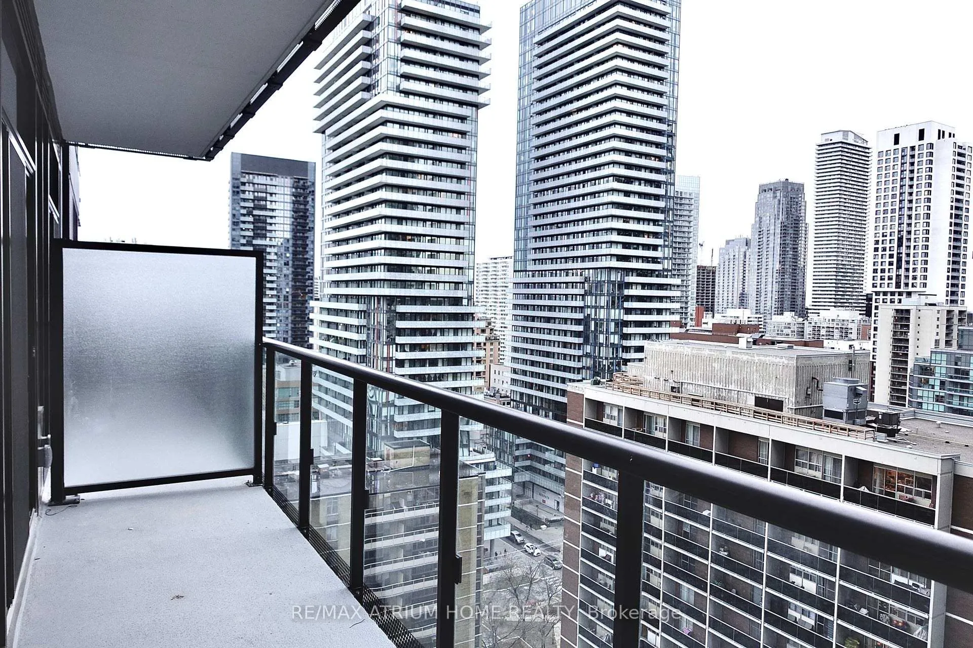 Photo 1 of Unit 1904, 127 Broadway Avenue, Toronto, Mount Pleasant West — HOMEH