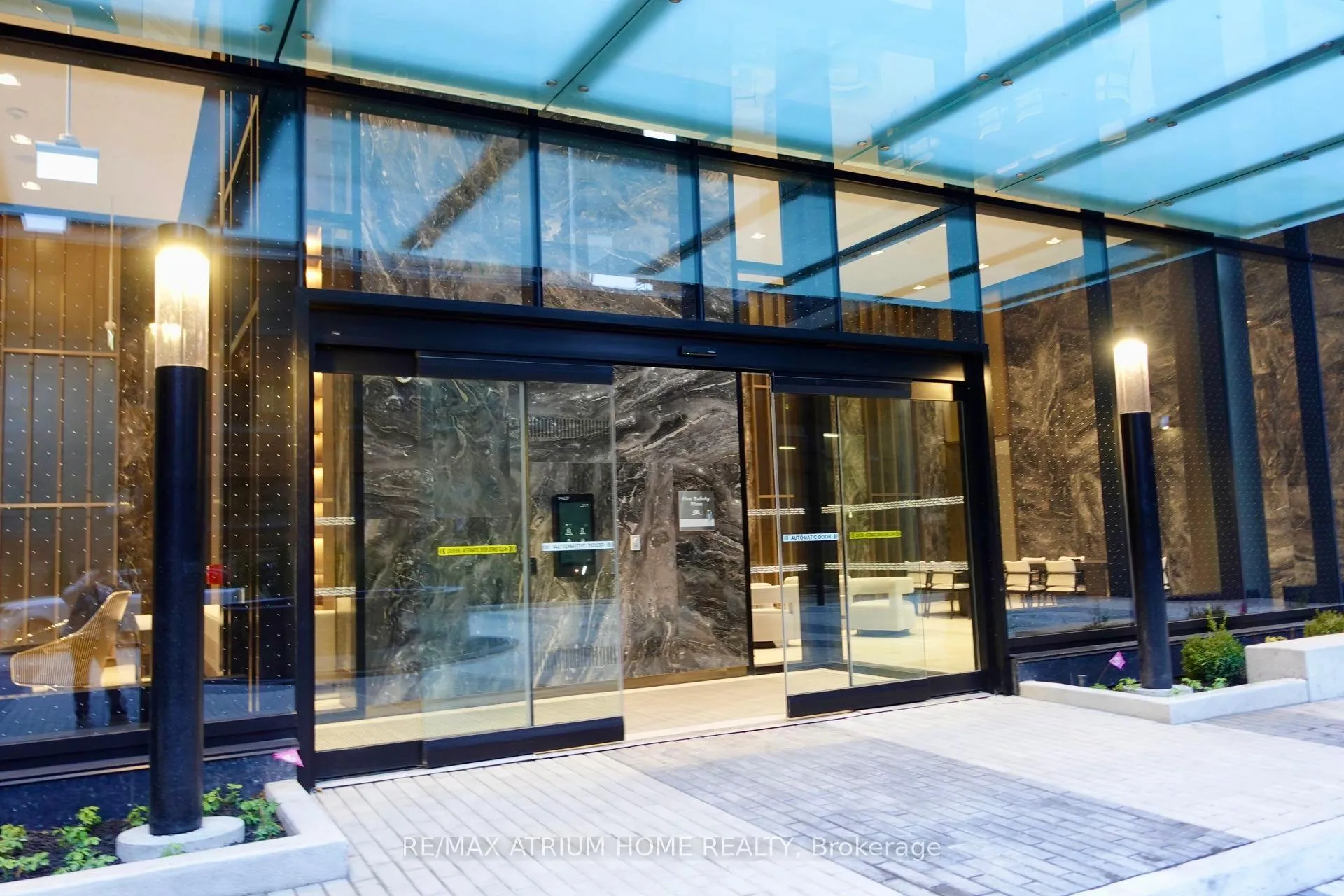 Photo 4 of Unit 1904, 127 Broadway Avenue, Toronto, Mount Pleasant West — HOMEH