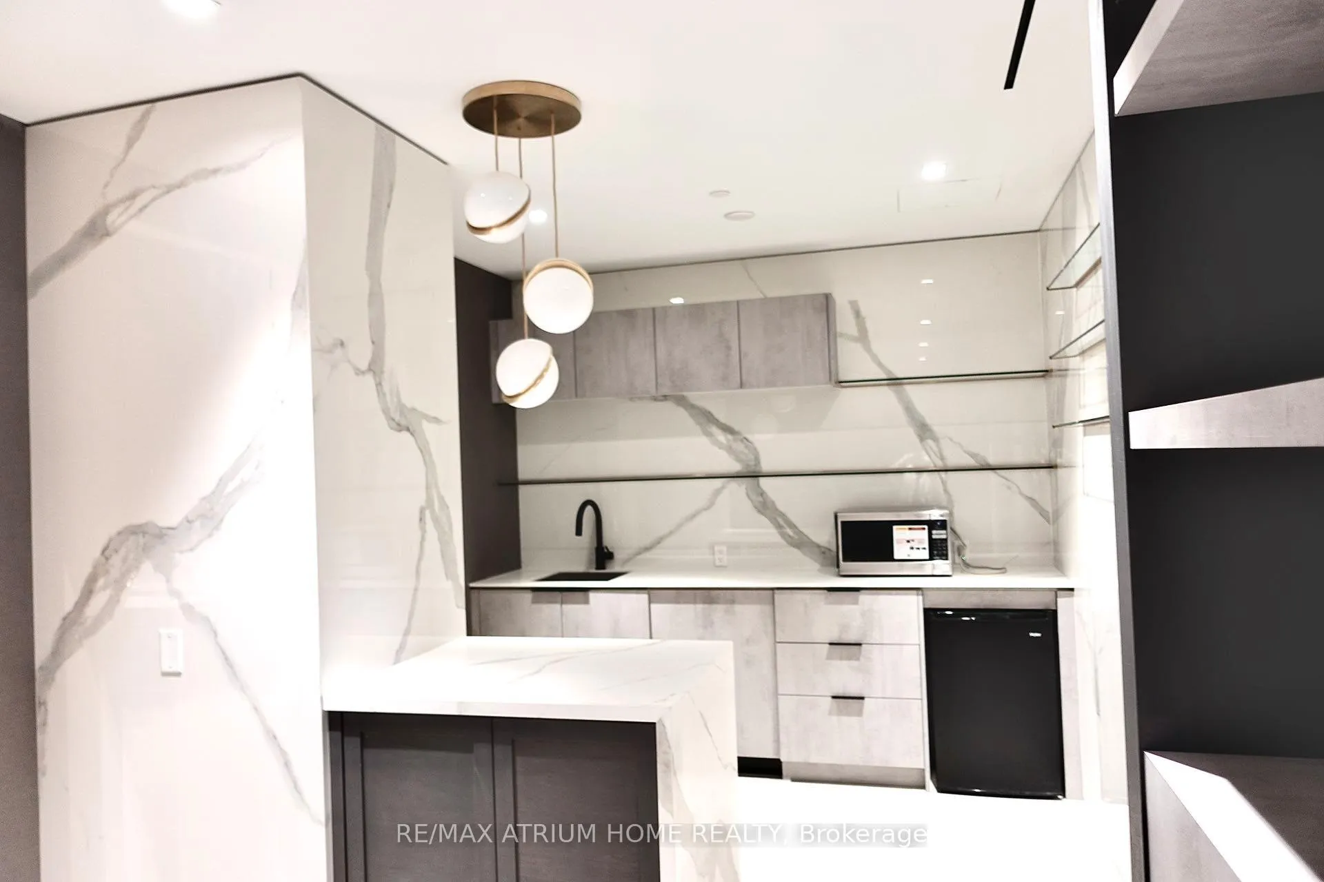 Photo 7 of Unit 1904, 127 Broadway Avenue, Toronto, Mount Pleasant West — HOMEH