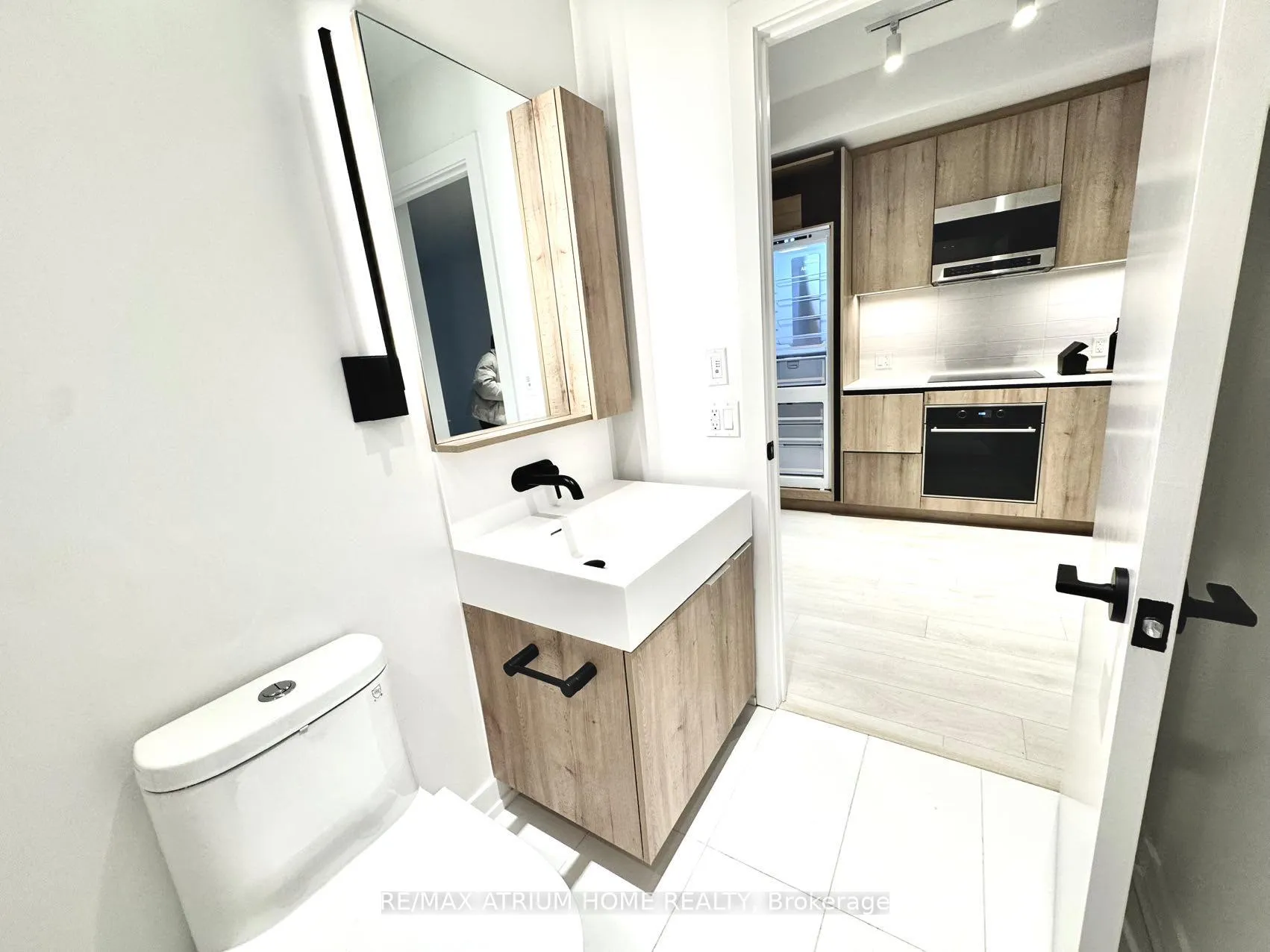 Photo 9 of Unit 1904, 127 Broadway Avenue, Toronto, Mount Pleasant West — HOMEH