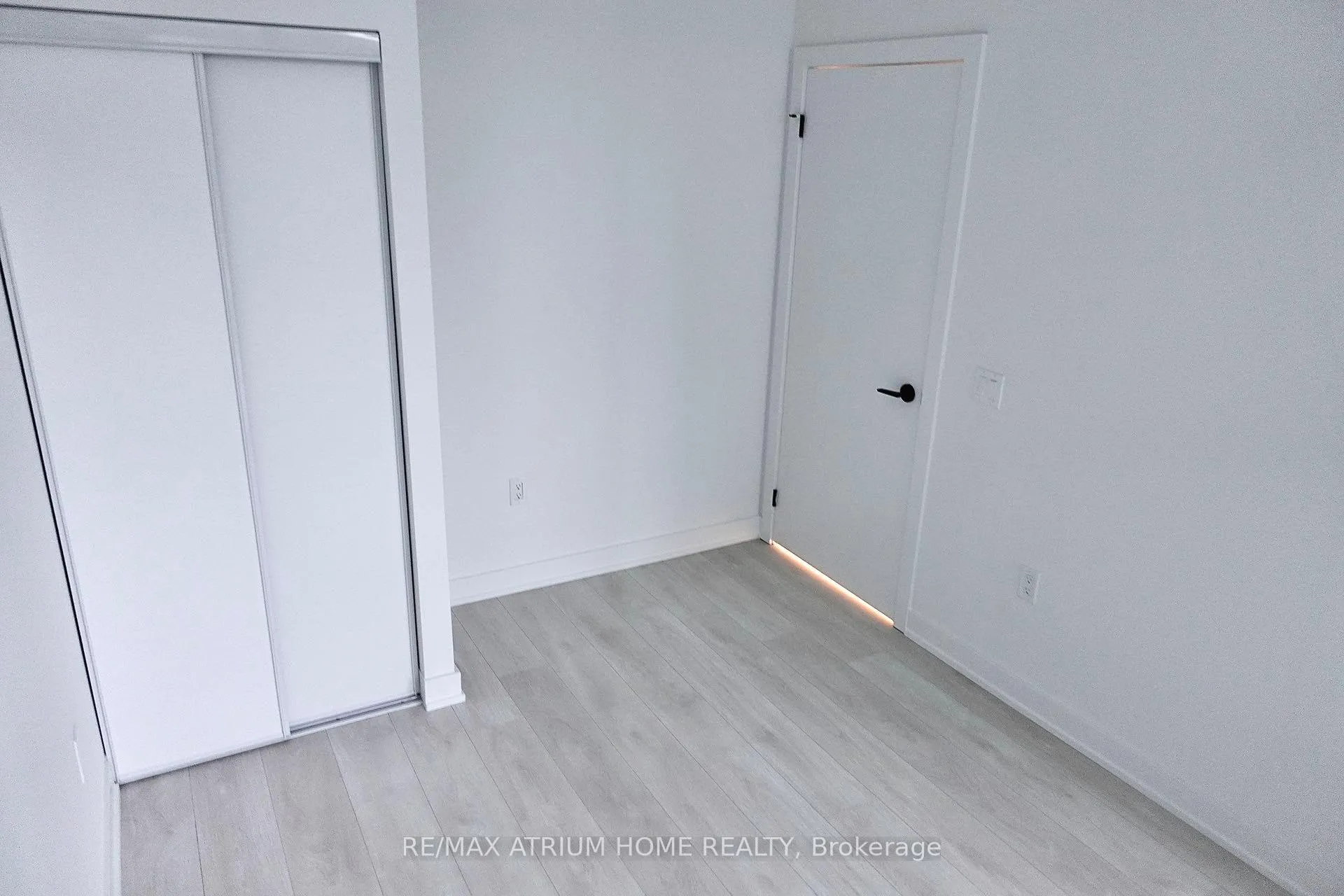 Photo 12 of Unit 1904, 127 Broadway Avenue, Toronto, Mount Pleasant West — HOMEH