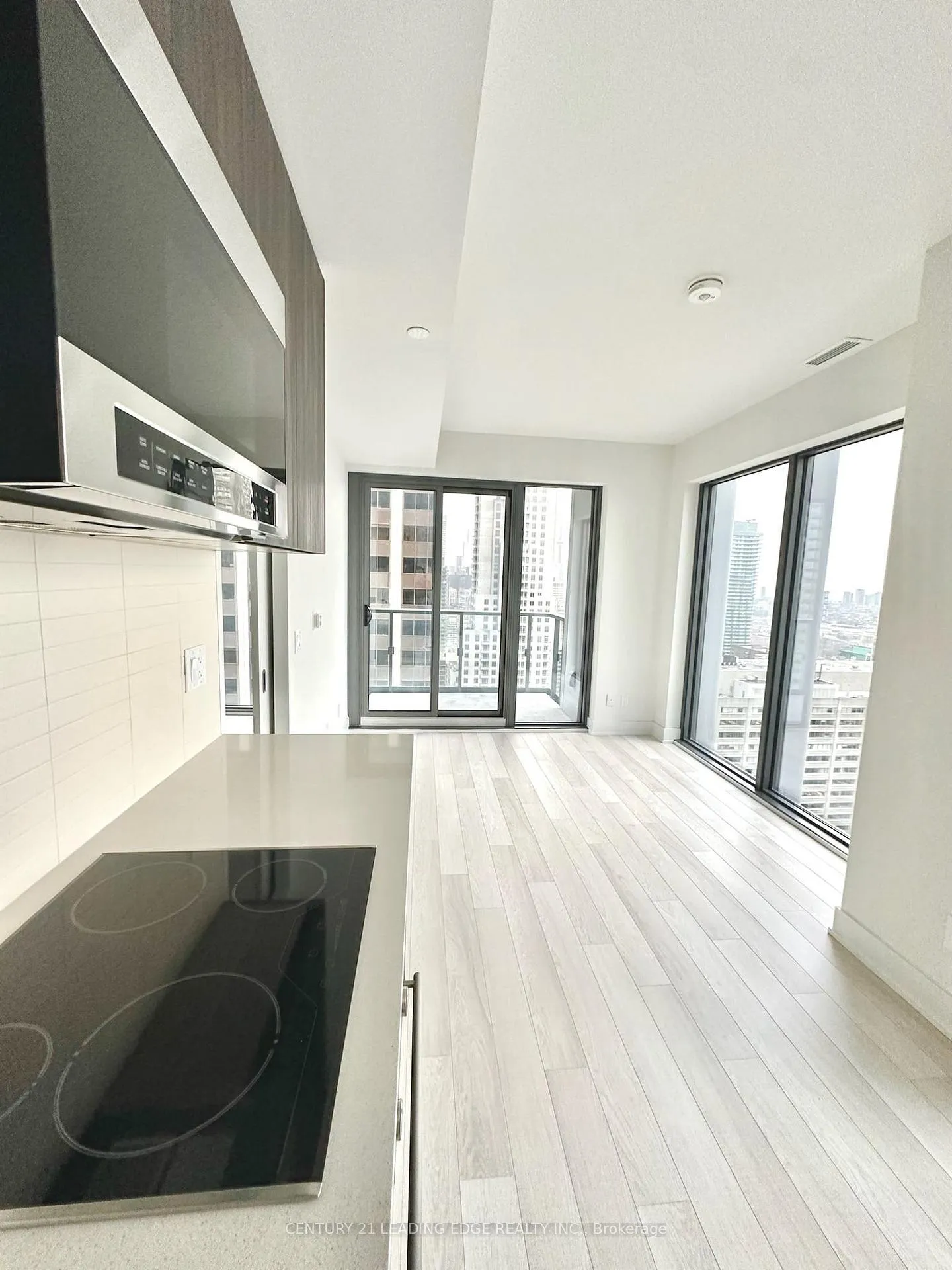 Photo 2 of Unit 3203, 8 Cumberland Street, Toronto, The Annex — HOMEH