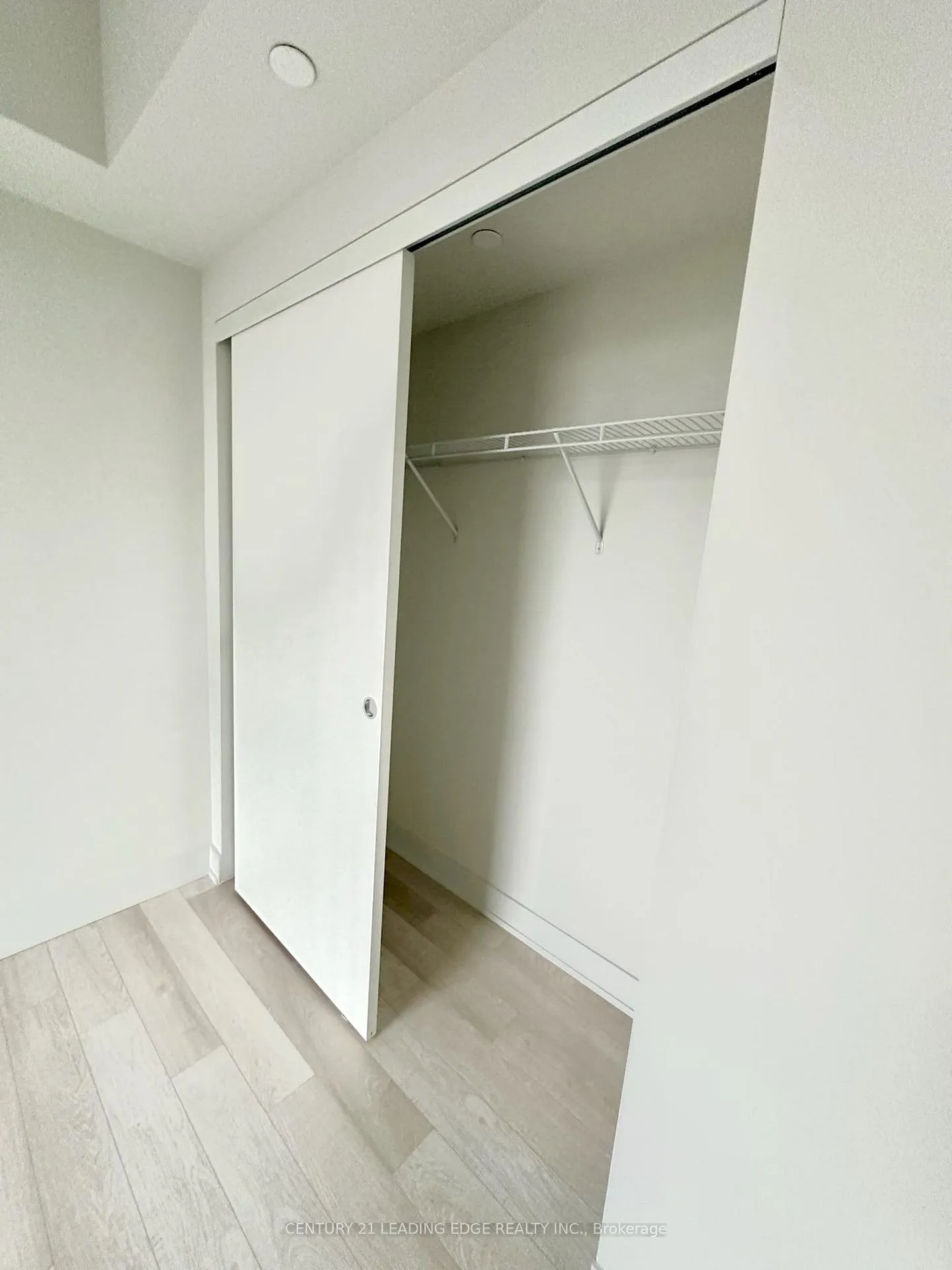 Photo 6 of Unit 3203, 8 Cumberland Street, Toronto, The Annex — HOMEH