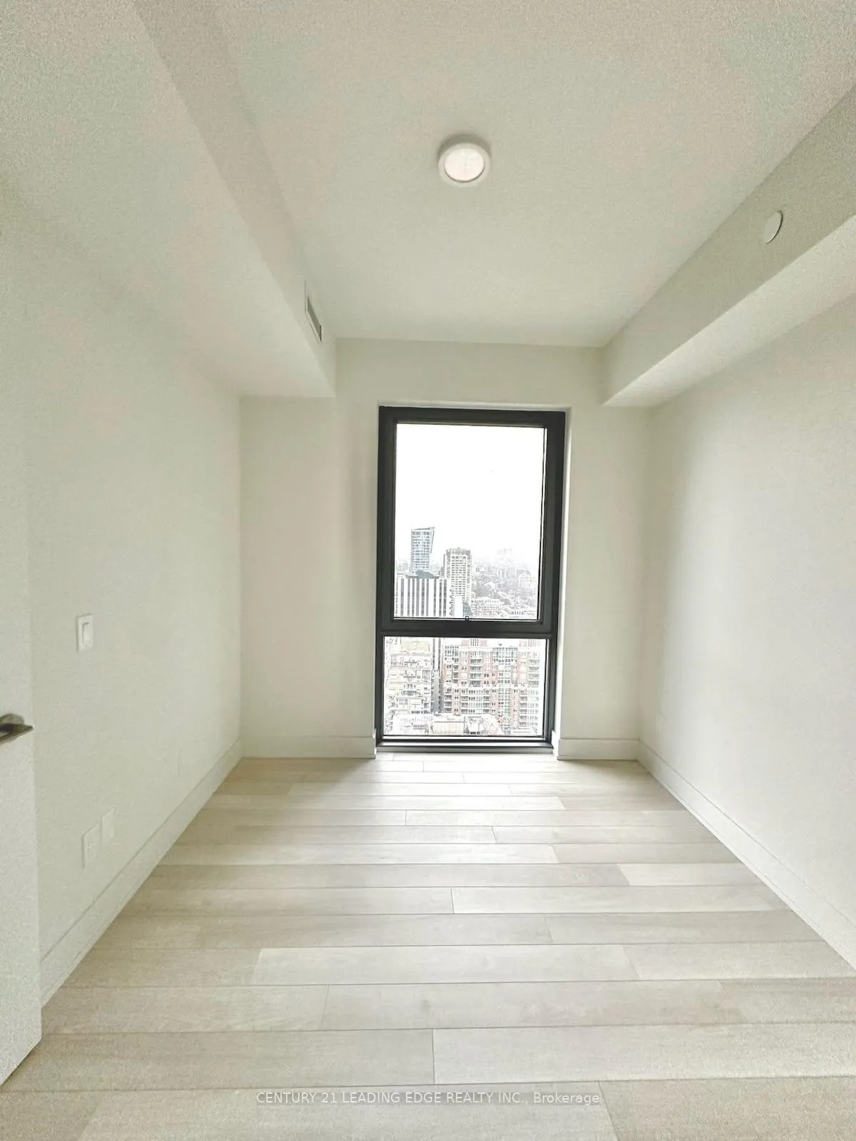 Photo 10 of Unit 3203, 8 Cumberland Street, Toronto, The Annex — HOMEH