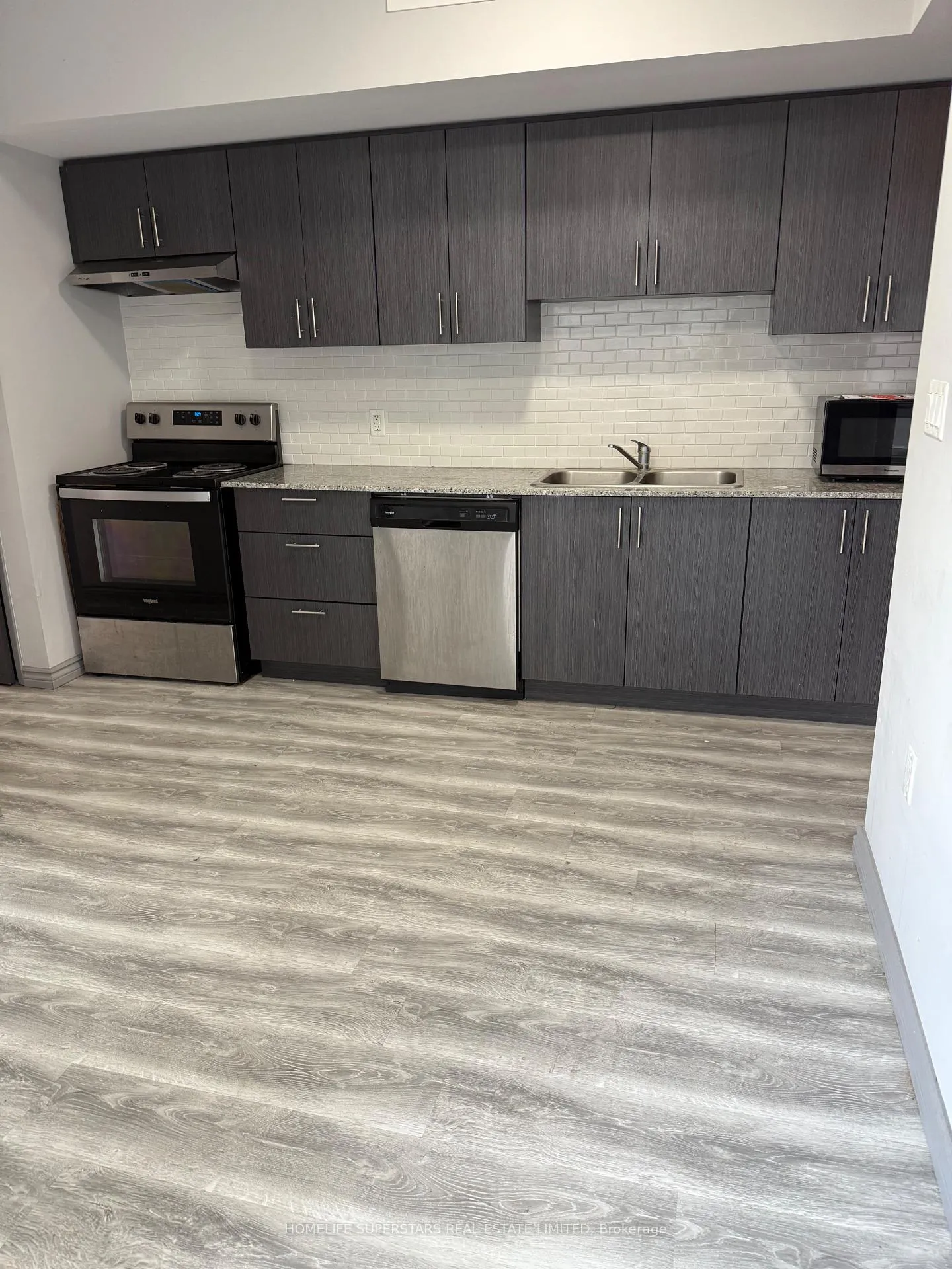 Photo 4 of 275 Larch Street, Waterloo, Lakeshore Village — HOMEH