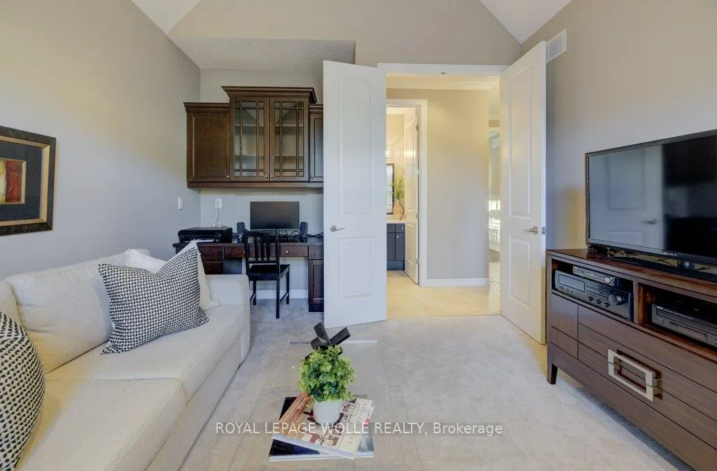 Photo 10 of 435 Winchester Drive, Waterloo — HOMEH
