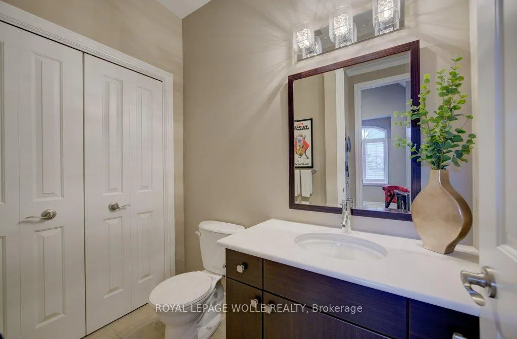 Photo 11 of 435 Winchester Drive, Waterloo — HOMEH