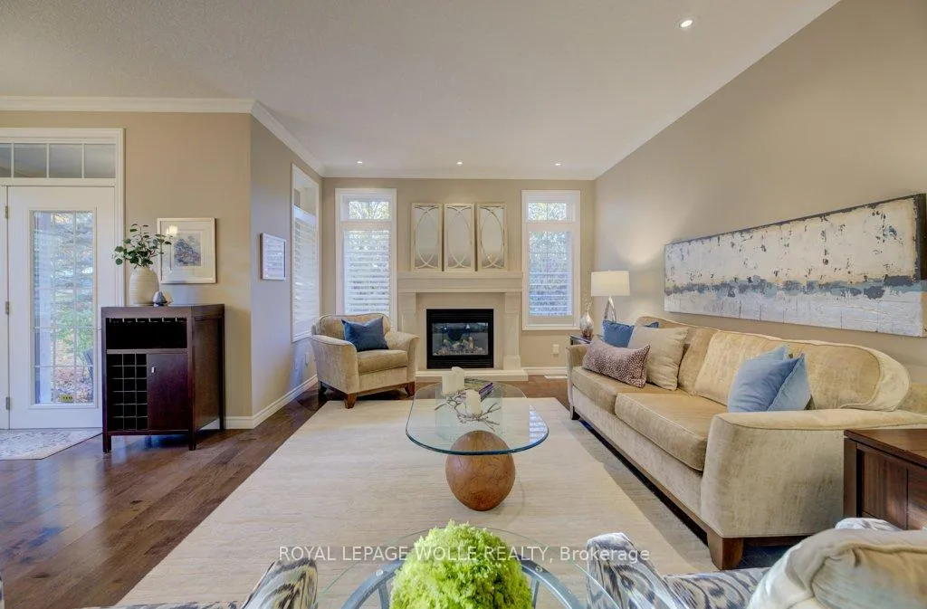 Photo 15 of 435 Winchester Drive, Waterloo — HOMEH