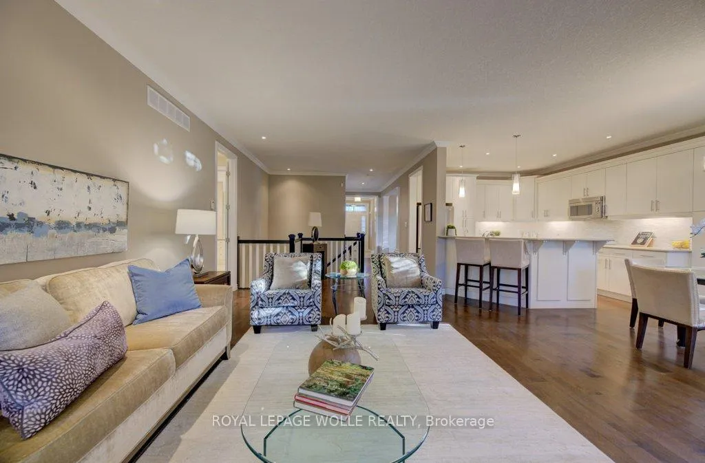 Photo 20 of 435 Winchester Drive, Waterloo — HOMEH
