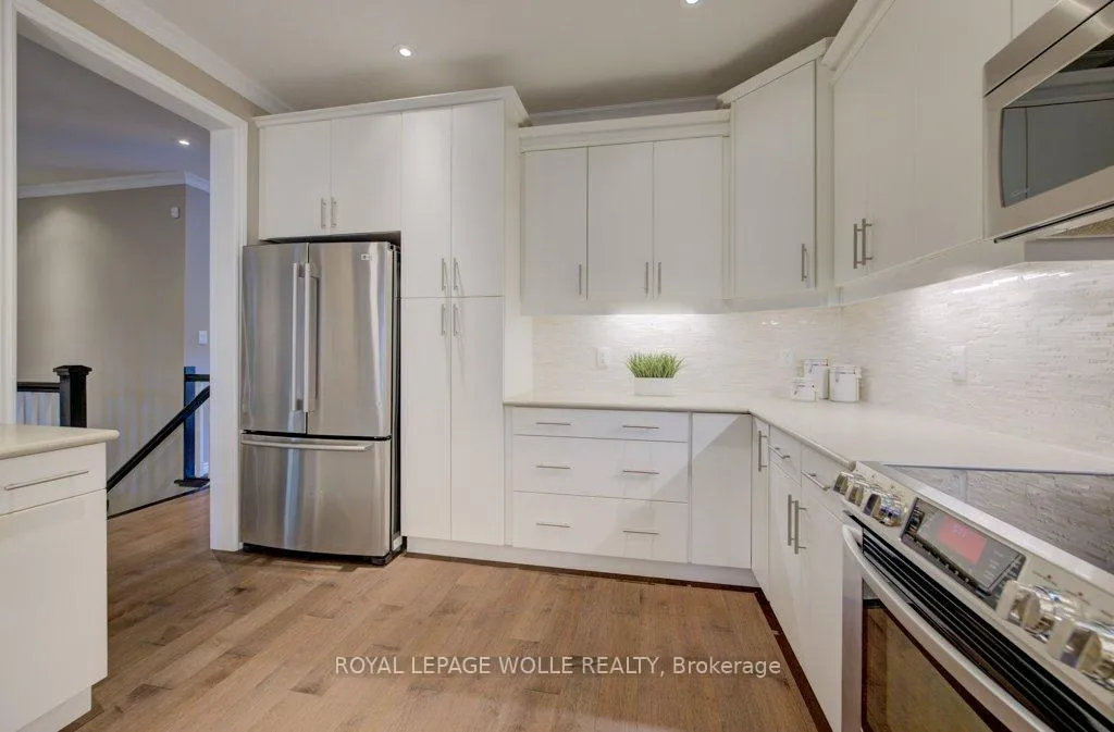 Photo 23 of 435 Winchester Drive, Waterloo — HOMEH
