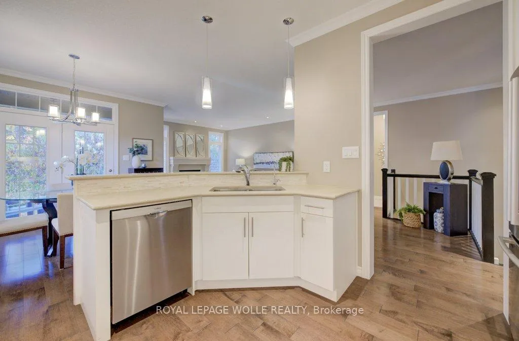 Photo 24 of 435 Winchester Drive, Waterloo — HOMEH