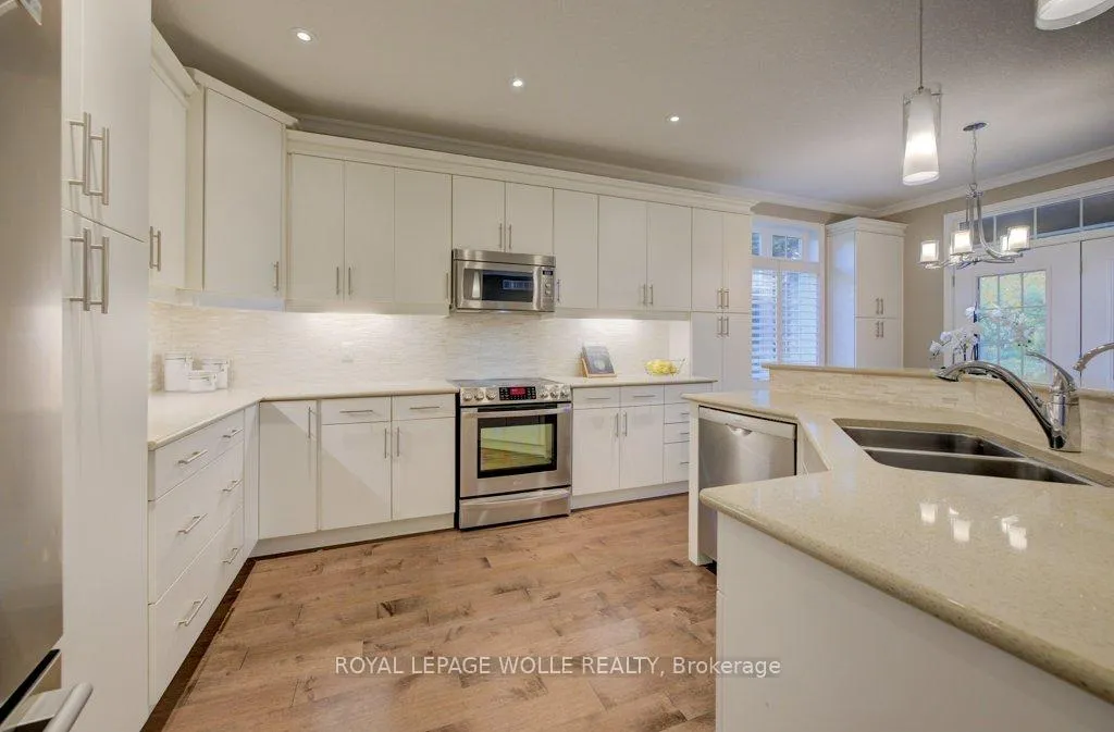Photo 25 of 435 Winchester Drive, Waterloo — HOMEH