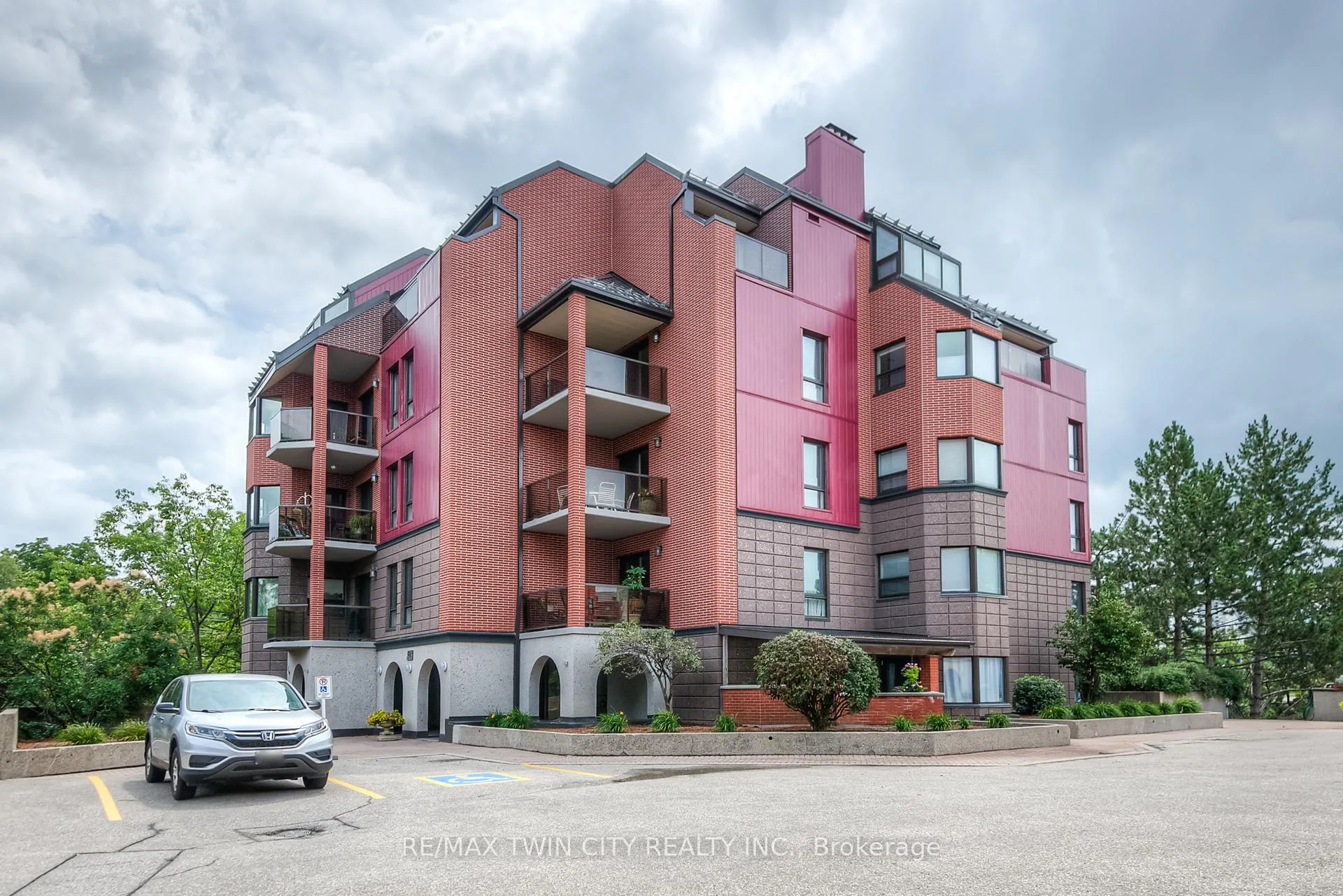 Photo 27 of Unit 31, 50 Blue Springs Drive, Waterloo — HOMEH