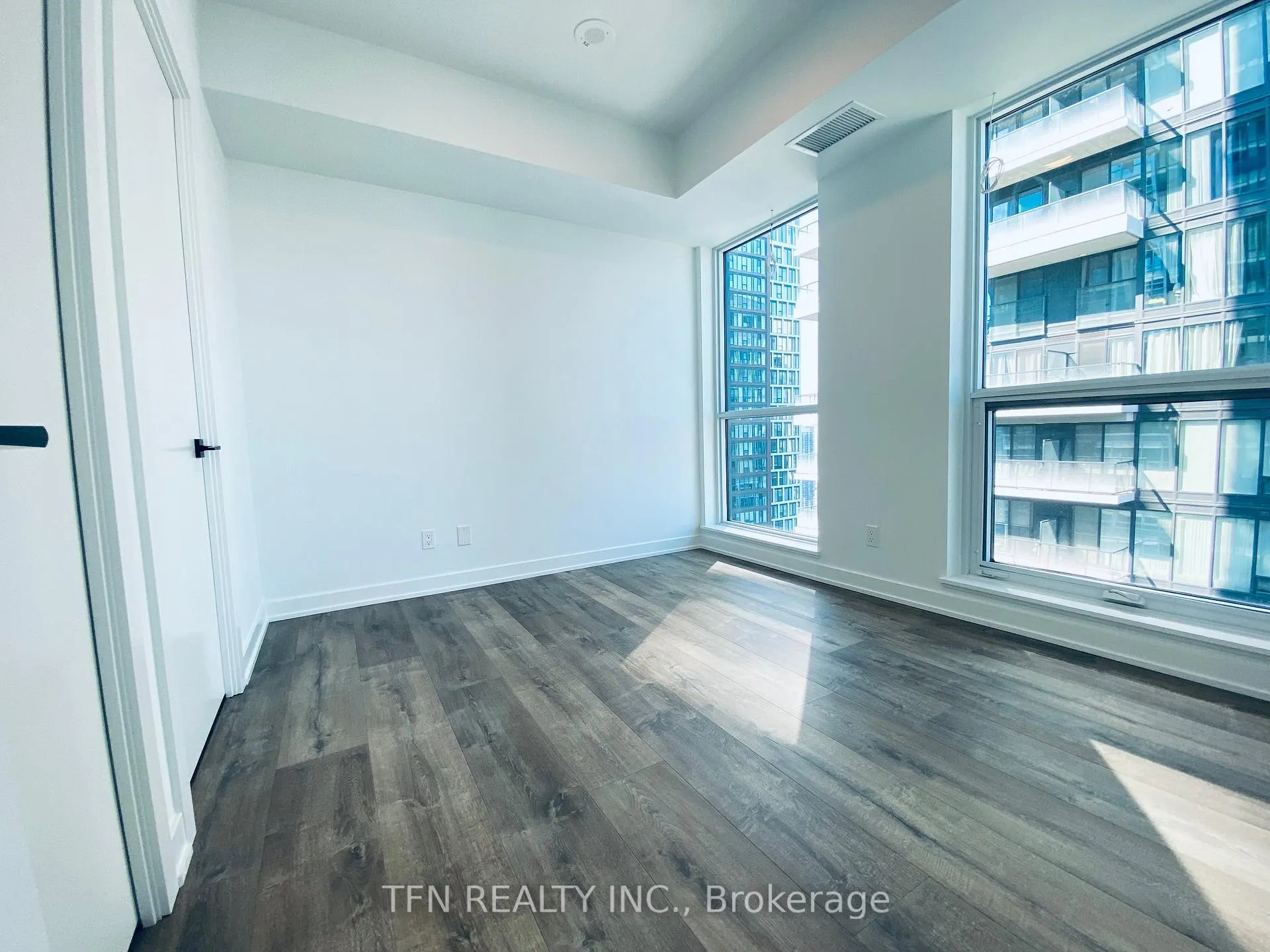 Photo 4 of Unit 3805, 327 King Street W, Toronto, Waterfront Communities — HOMEH