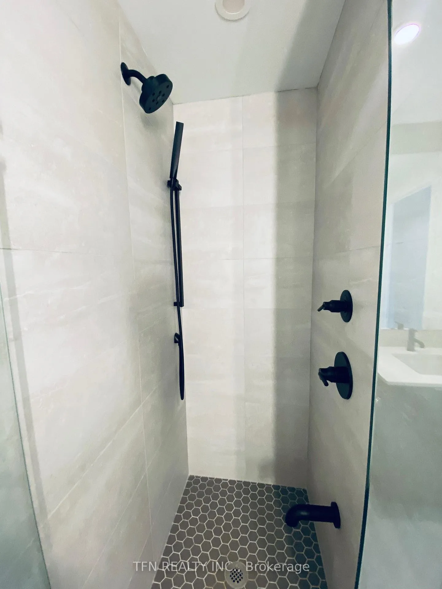 Photo 8 of Unit 3805, 327 King Street W, Toronto, Waterfront Communities — HOMEH
