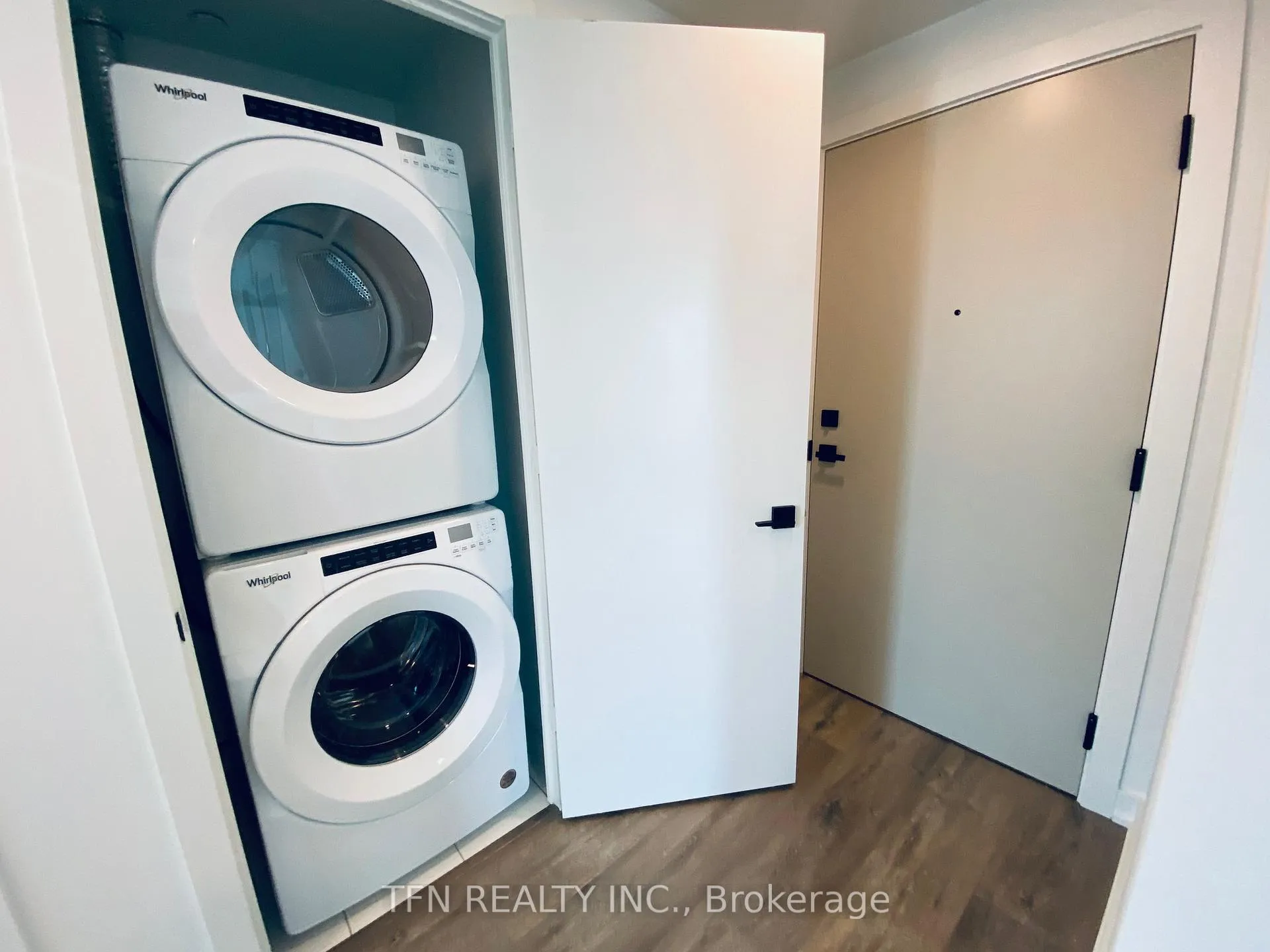 Photo 10 of Unit 3805, 327 King Street W, Toronto, Waterfront Communities — HOMEH