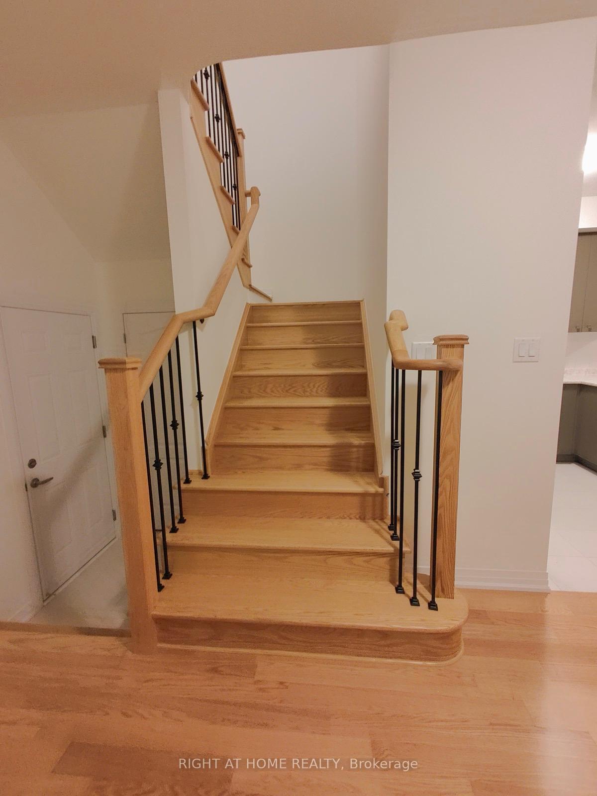 Photo 5 of 115 Brighton Lane, Thorold, Rolling Meadows — HOMEH