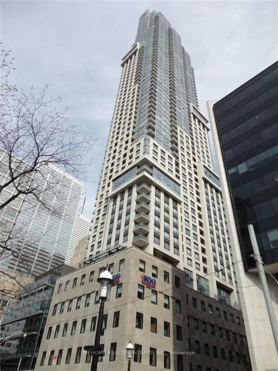 Front of Unit 2403, 88 Scott Street