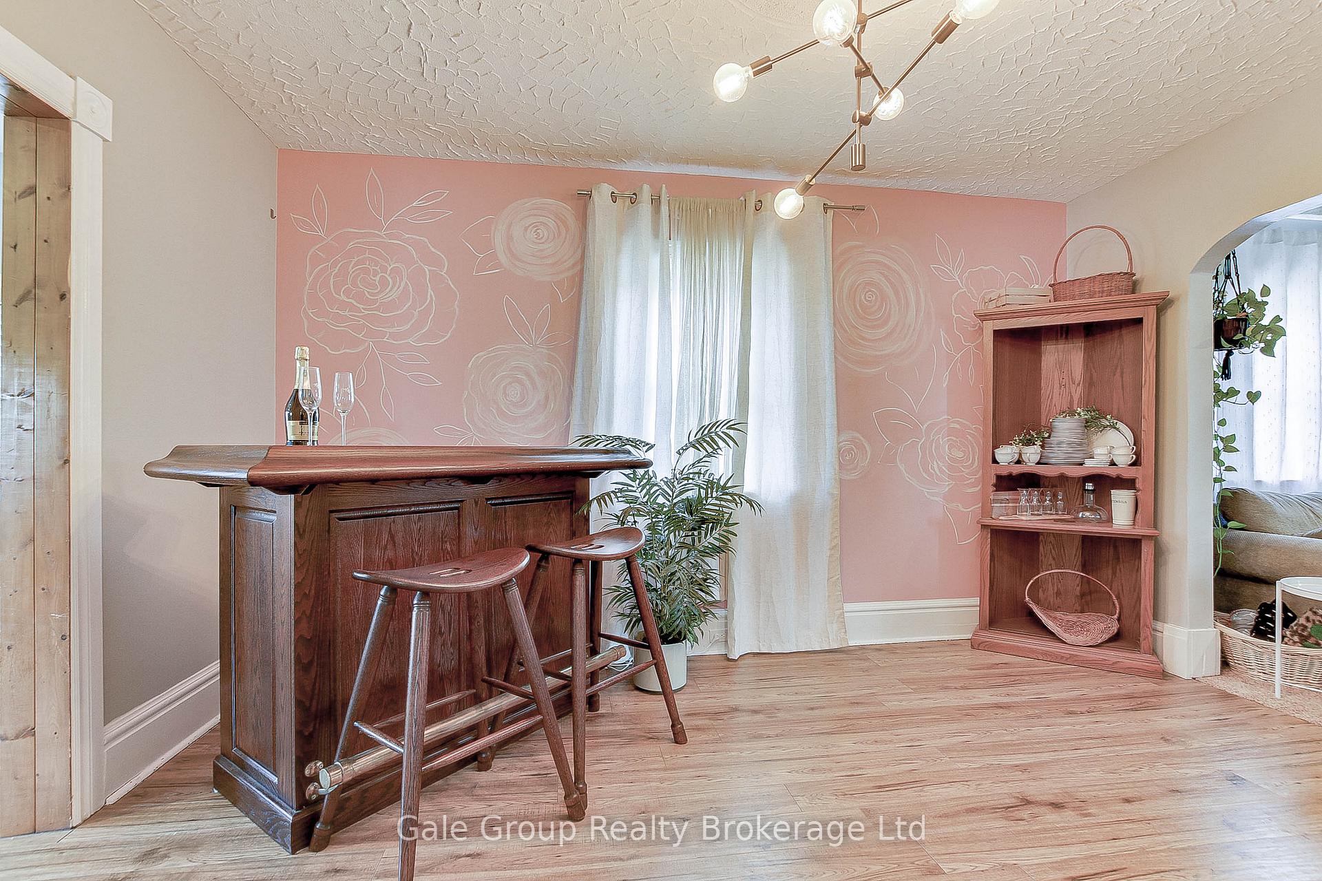 Photo 15 of 148 Borden Avenue, Central Elgin, Belmont — HOMEH