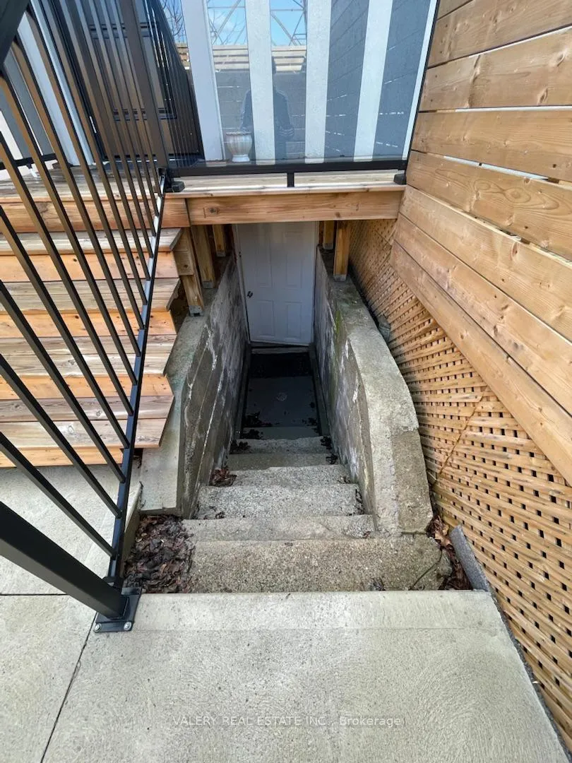 Photo 3 of Unit Lower, 520 Cochrane Rd, Hamilton, Rosedale — HOMEH