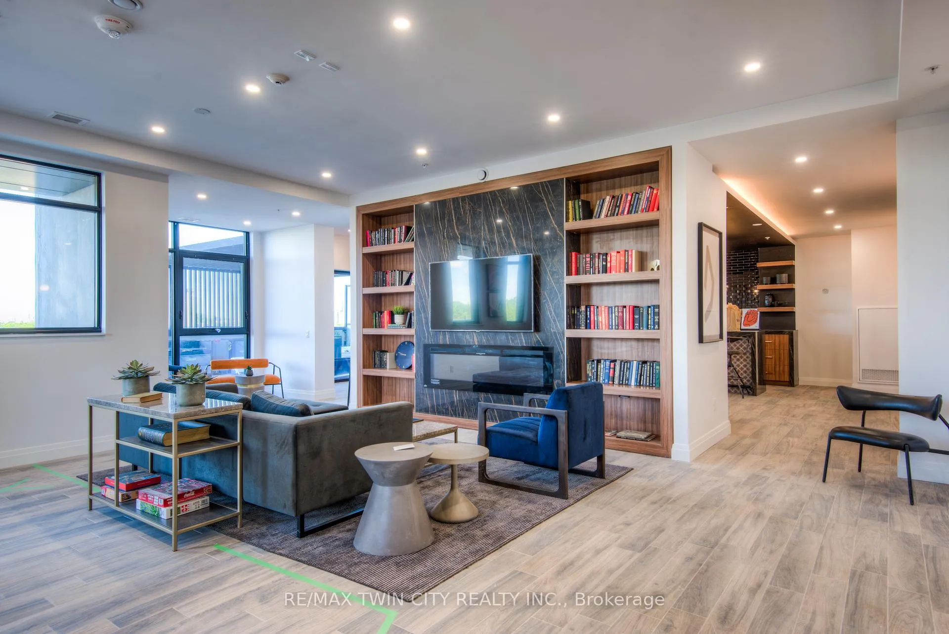 Photo 12 of Unit 1612, 181 King Street S, Waterloo — HOMEH