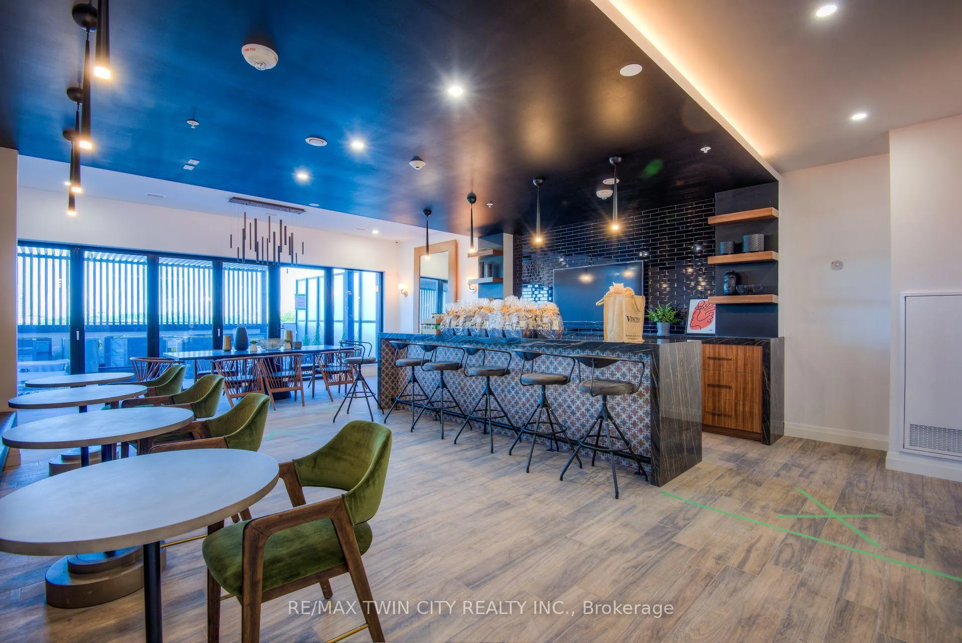 Photo 13 of Unit 1612, 181 King Street S, Waterloo — HOMEH