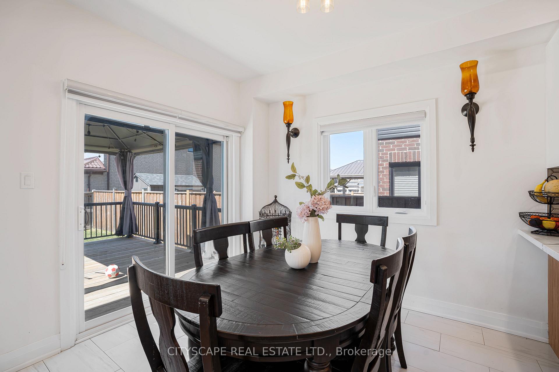 Photo 12 of 143 Sun King Crescent, Barrie, Innis-Shore — HOMEH