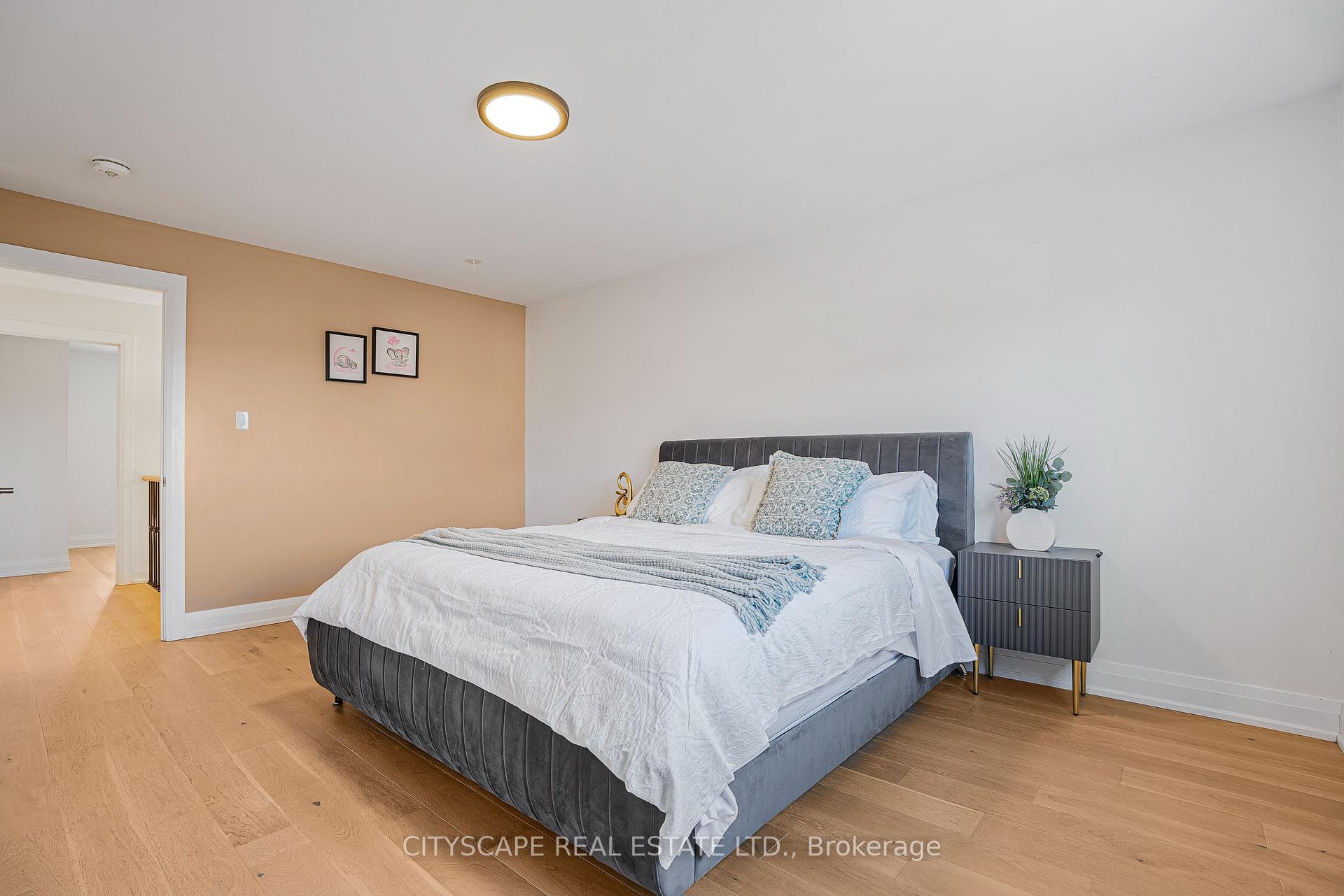 Photo 18 of 143 Sun King Crescent, Barrie, Innis-Shore — HOMEH