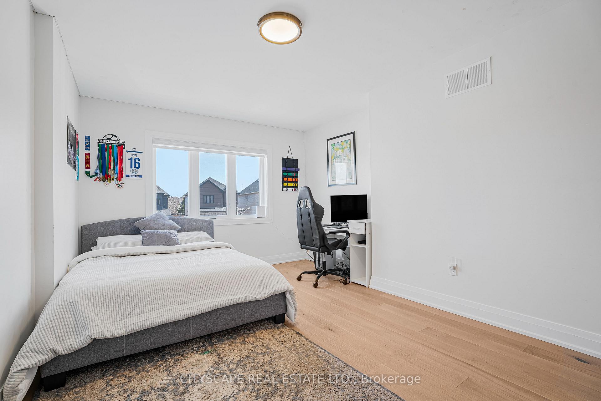 Photo 23 of 143 Sun King Crescent, Barrie, Innis-Shore — HOMEH