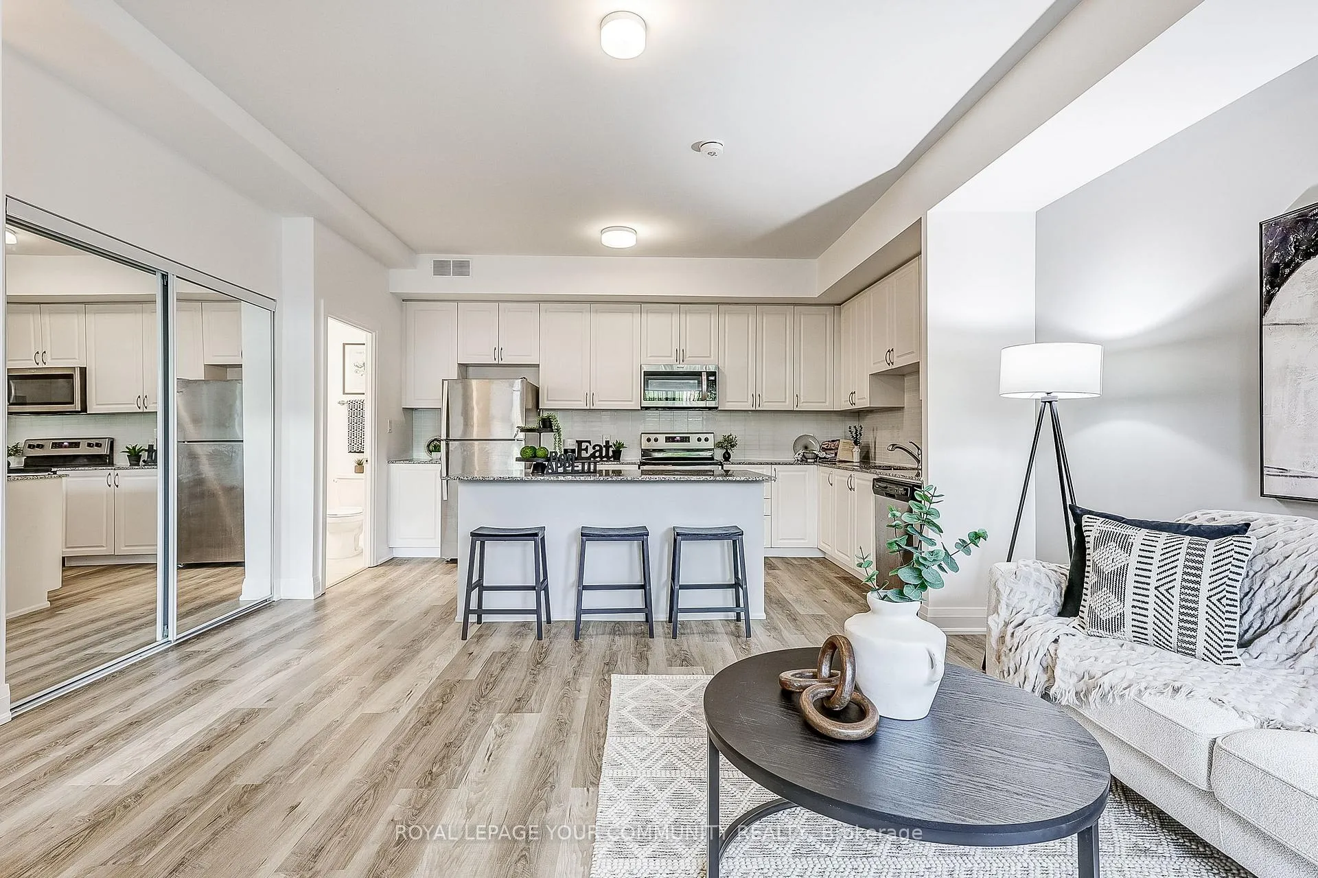 Photo 7 of Unit B602, 5279 Highway 7, Vaughan, Vaughan Grove — HOMEH