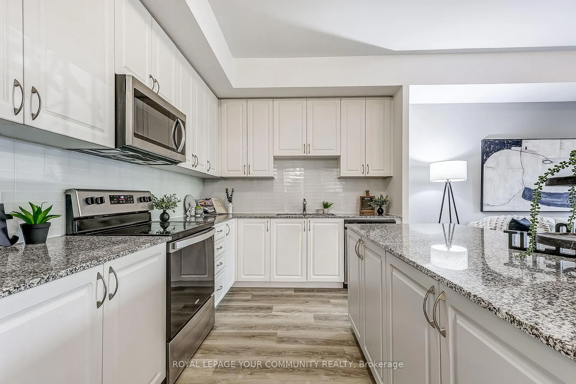 Photo 9 of Unit B602, 5279 Highway 7, Vaughan, Vaughan Grove — HOMEH