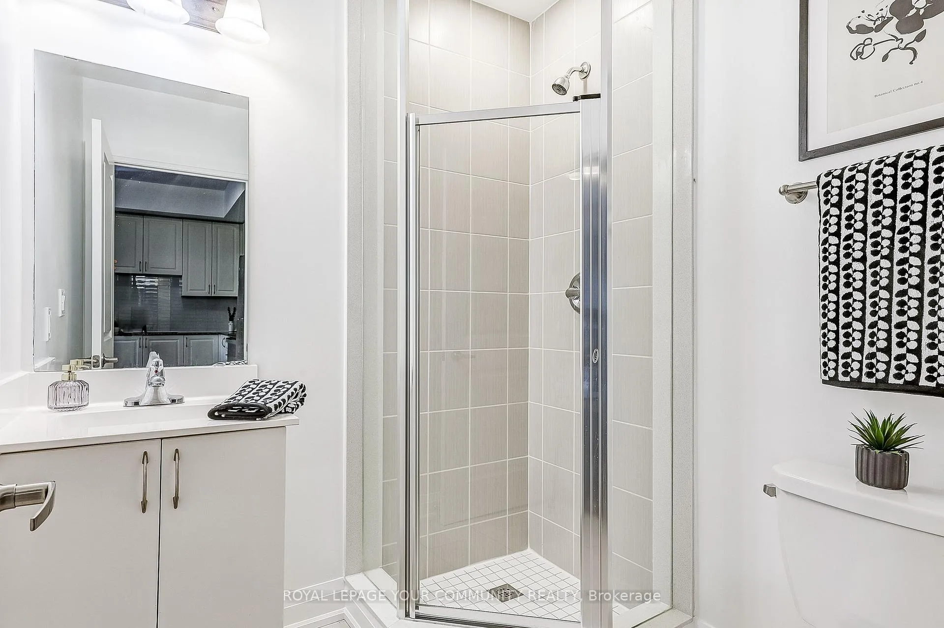 Photo 12 of Unit B602, 5279 Highway 7, Vaughan, Vaughan Grove — HOMEH